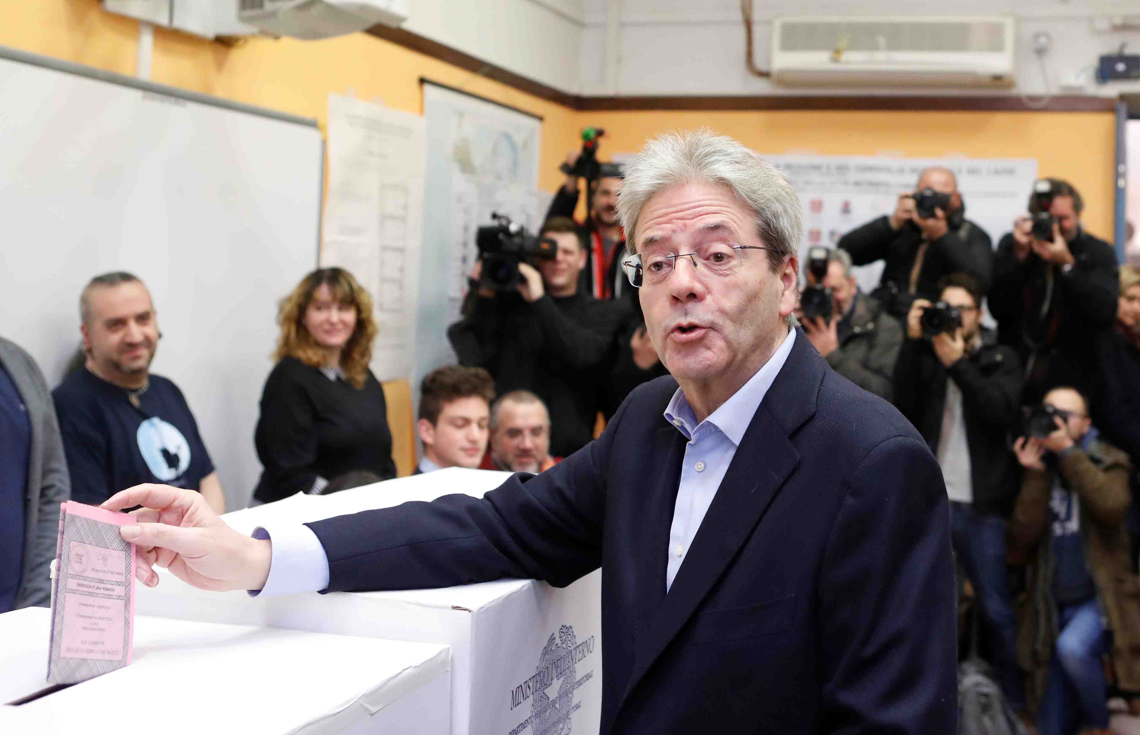 Elections parlementaires a l'issue incertaine en italie