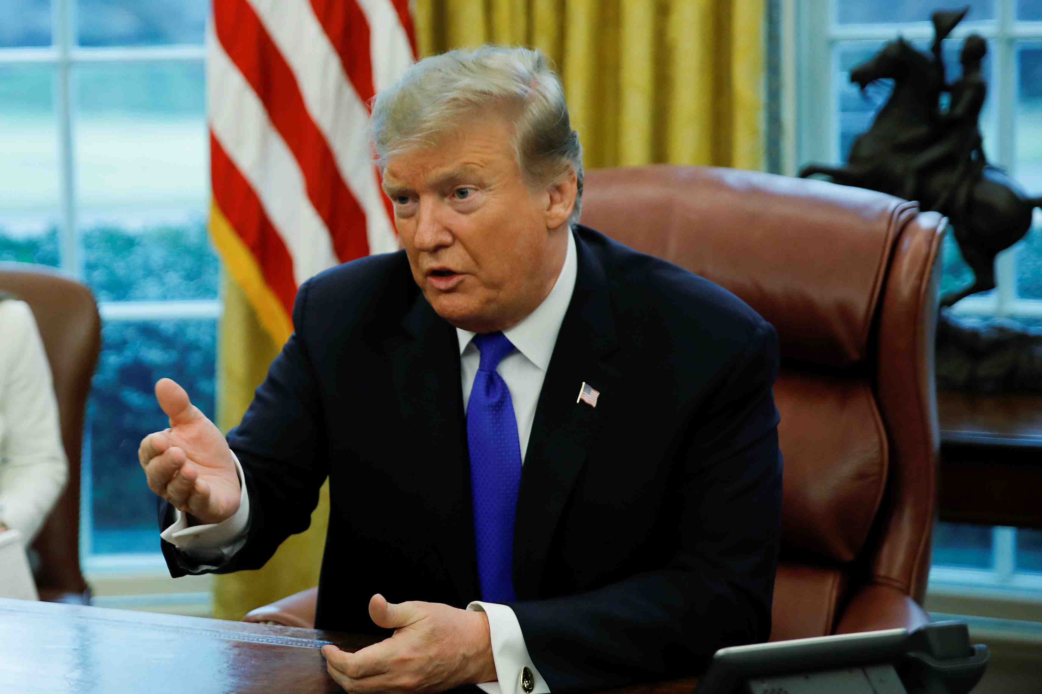 Trump reporte la hausse des taxes sur les produits chinois importes