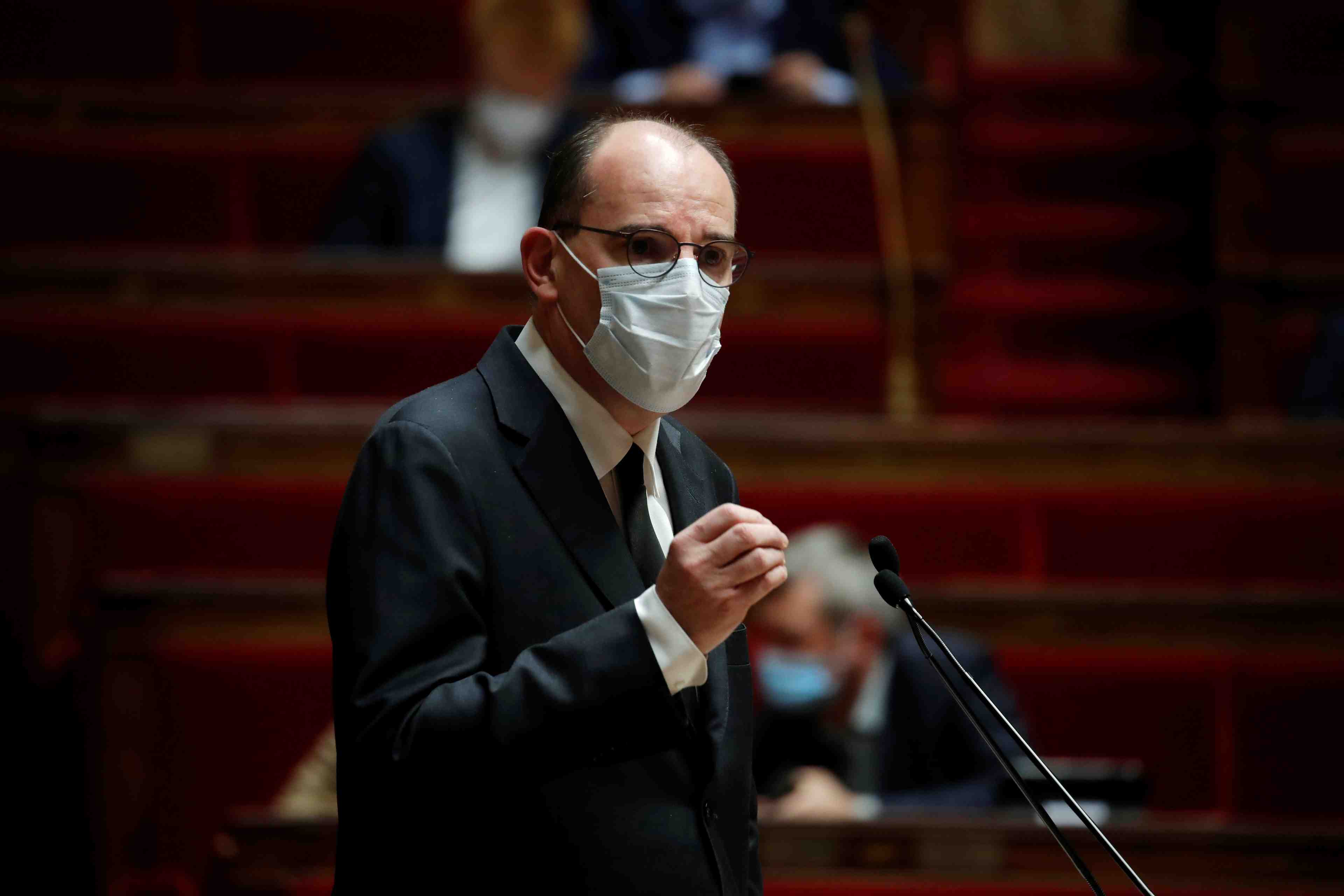 Premieres vaccinations en france possibles lieu des la derniere semaine de decembre, declare castex