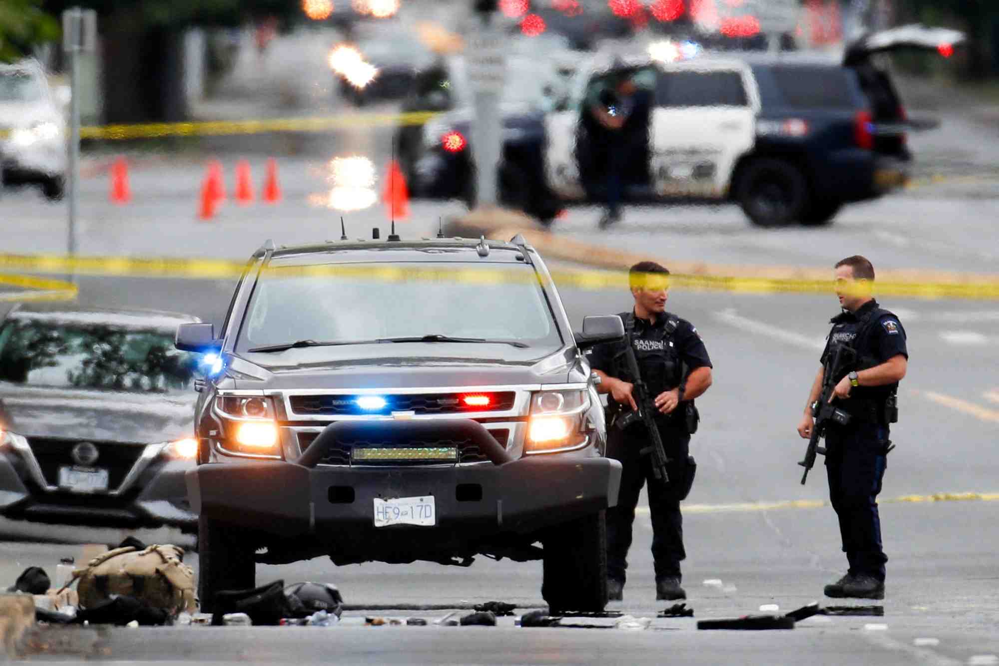 Canada: deux hommes armes abattus, six policiers blesses lors d'une fusillade