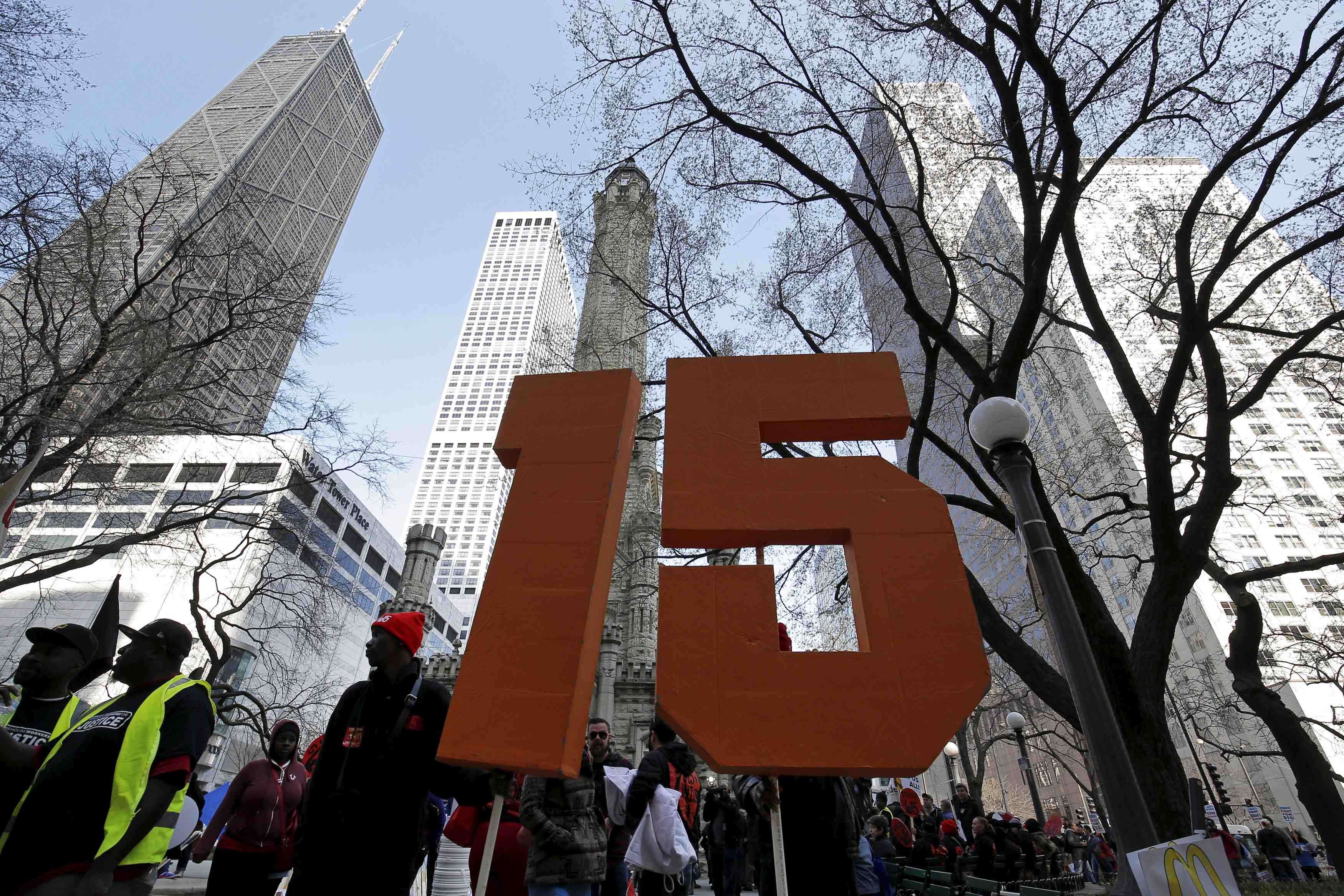 Les americains manifestent pour un salaire de 15 dollars de l'heure