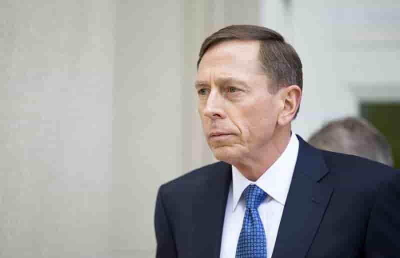 Trump envisagerait petraeus au departement d'etat