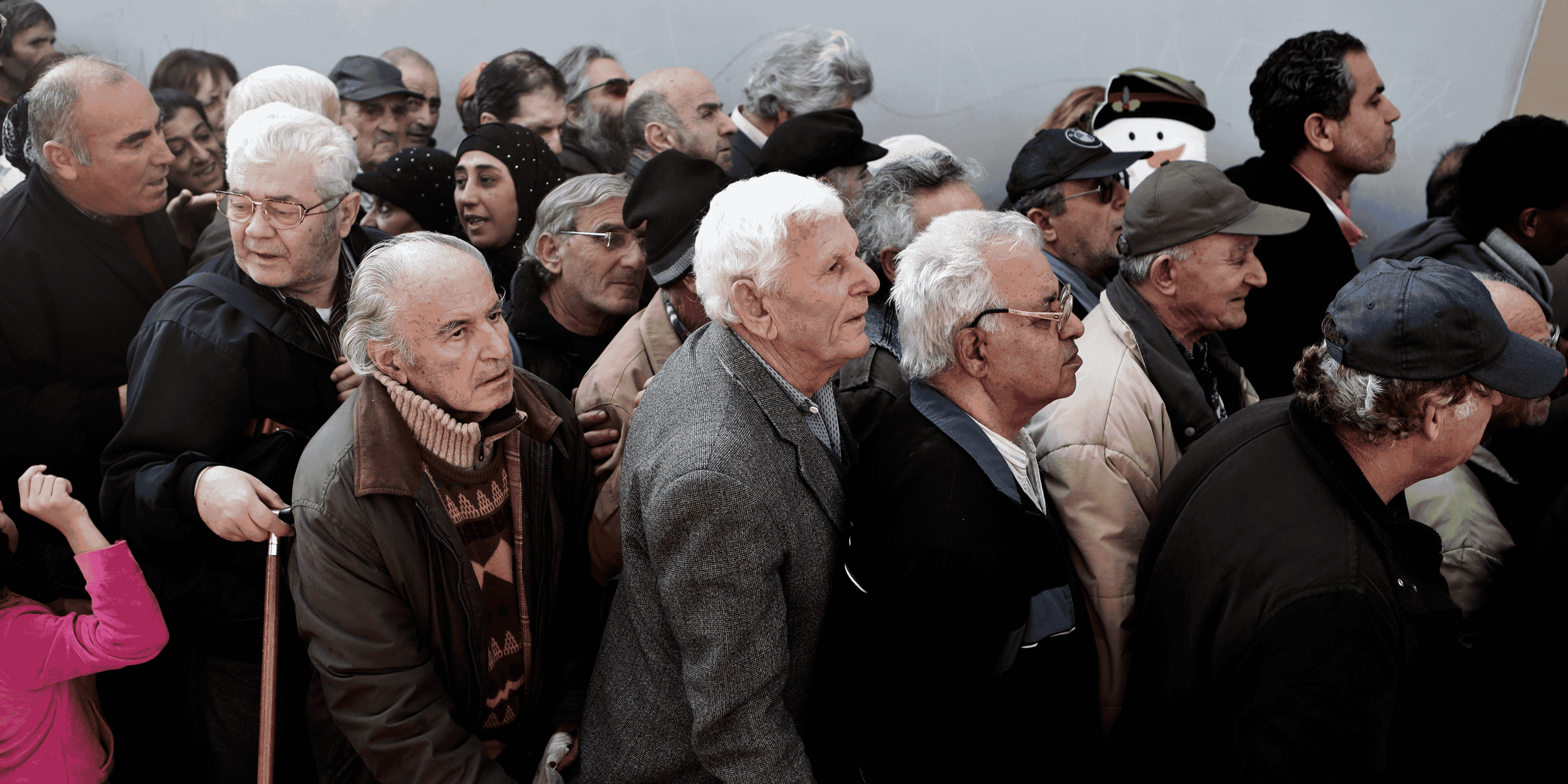 retraités, pauvres, Grèce, vieux, vieilles, aïeuls, aïeux, troisième, 3e âge, anciens, âgés, retraites, pauvreté, assistance, SDF, Athènes
