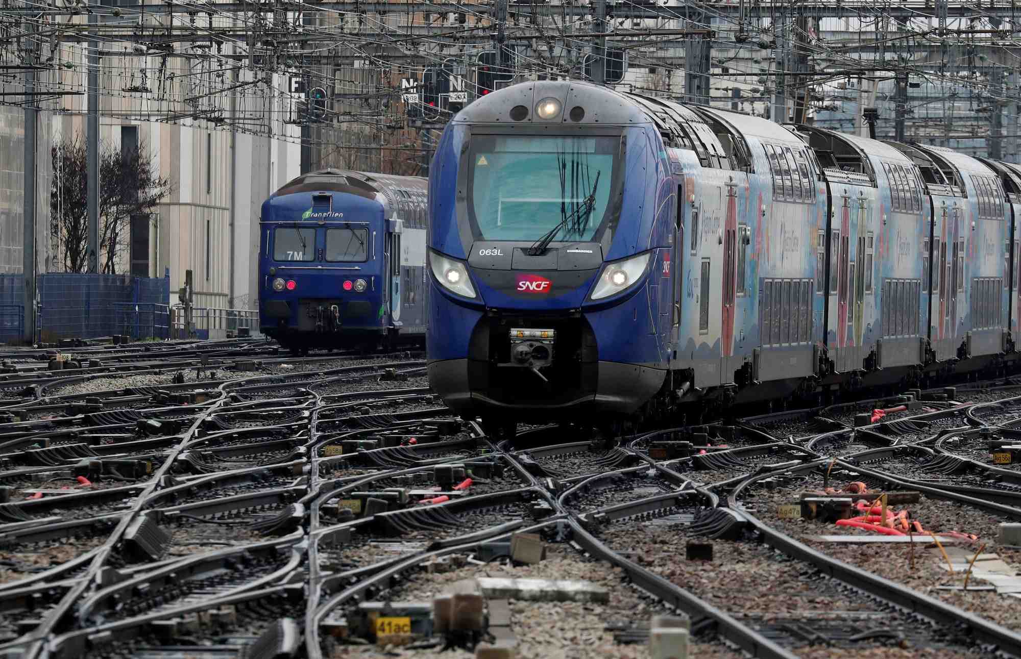 France: deces de trois migrants percutes par un train, selon la police