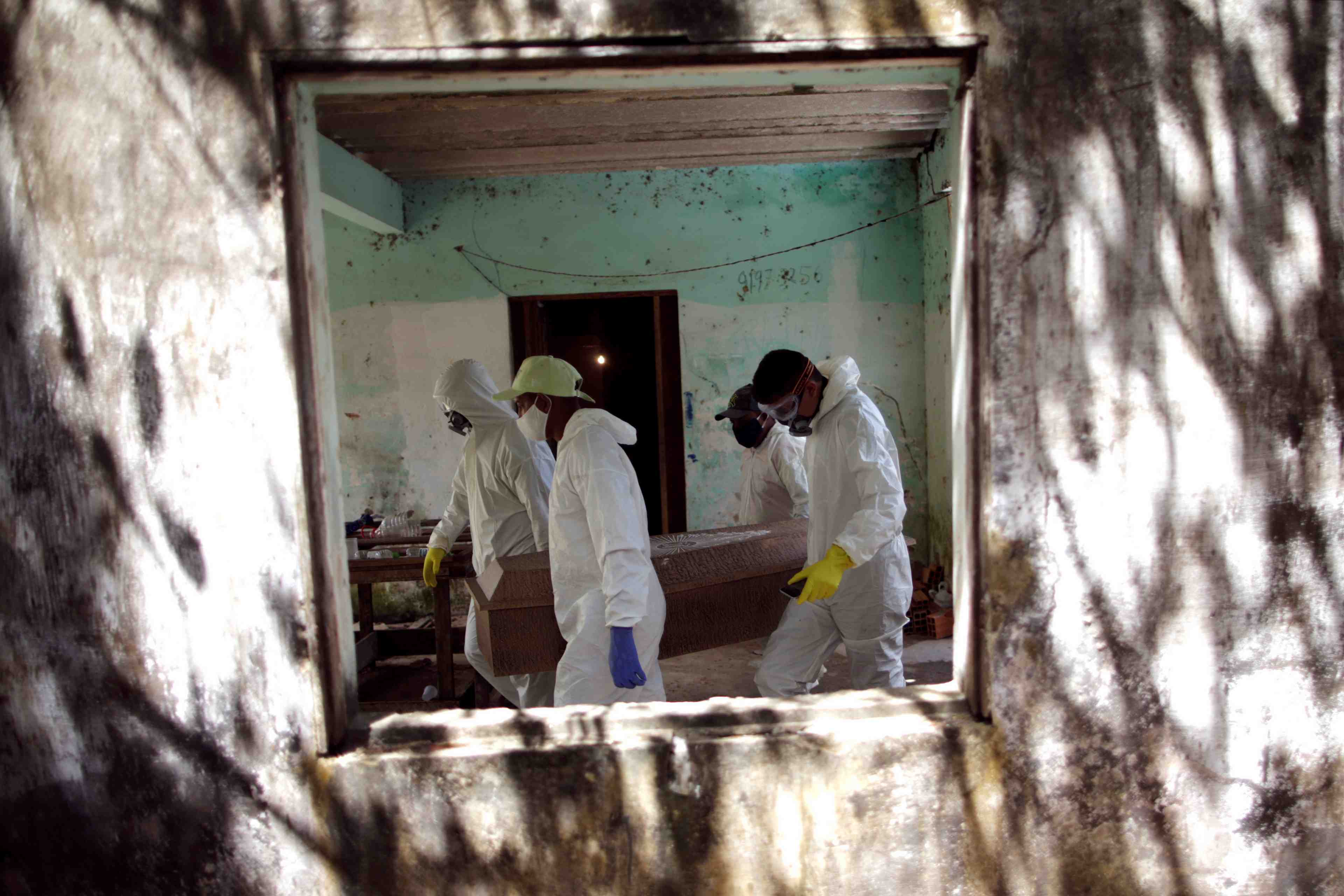 Le coronavirus a cause plus de 37.300 deces au bresil, selon le gouvernement