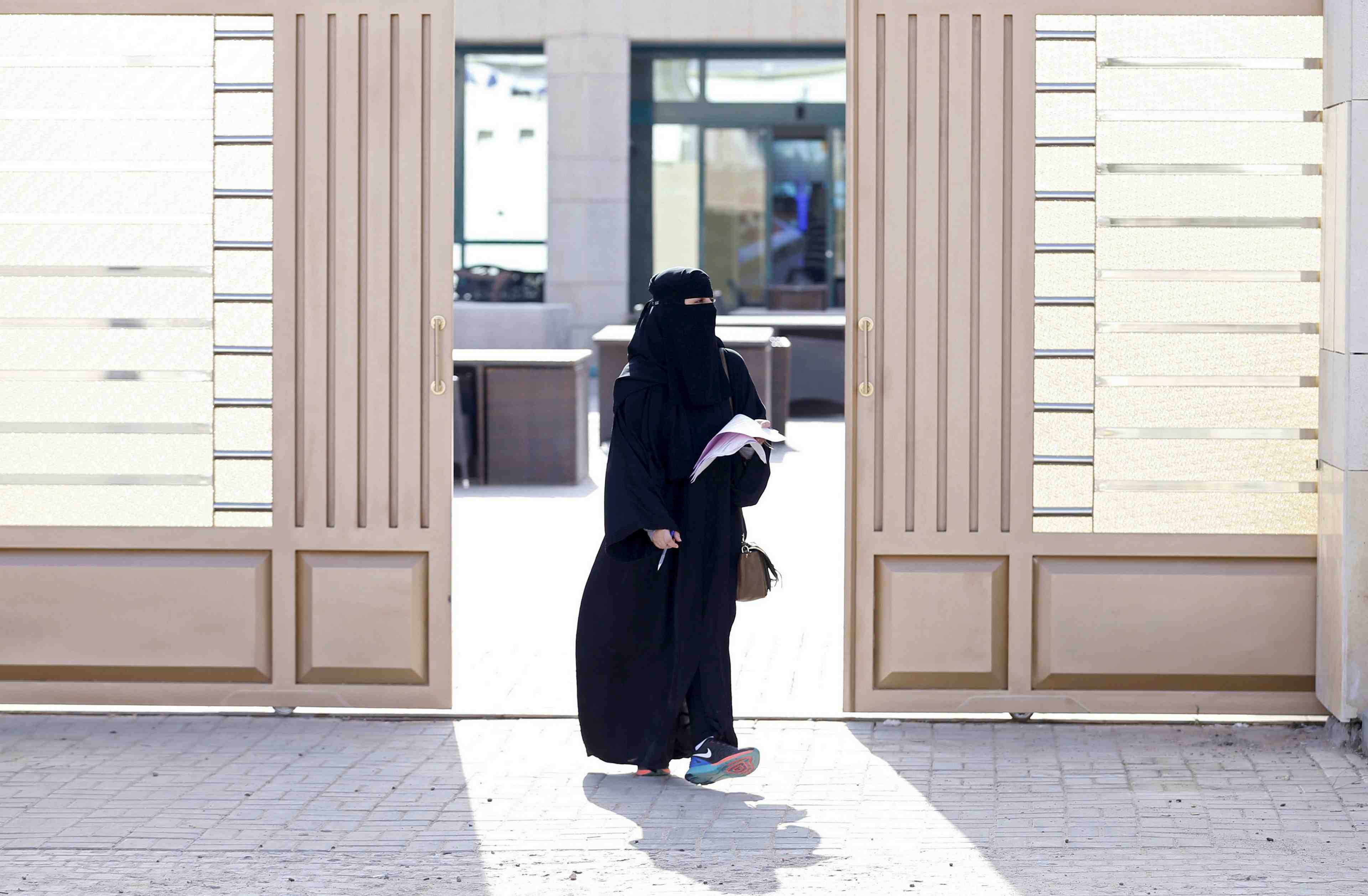 Les femmes en arabie saoudite votent pour la premiere fois