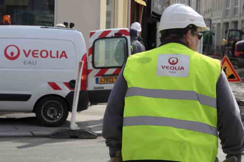 La caisse des depots cede une partie du capital de veolia