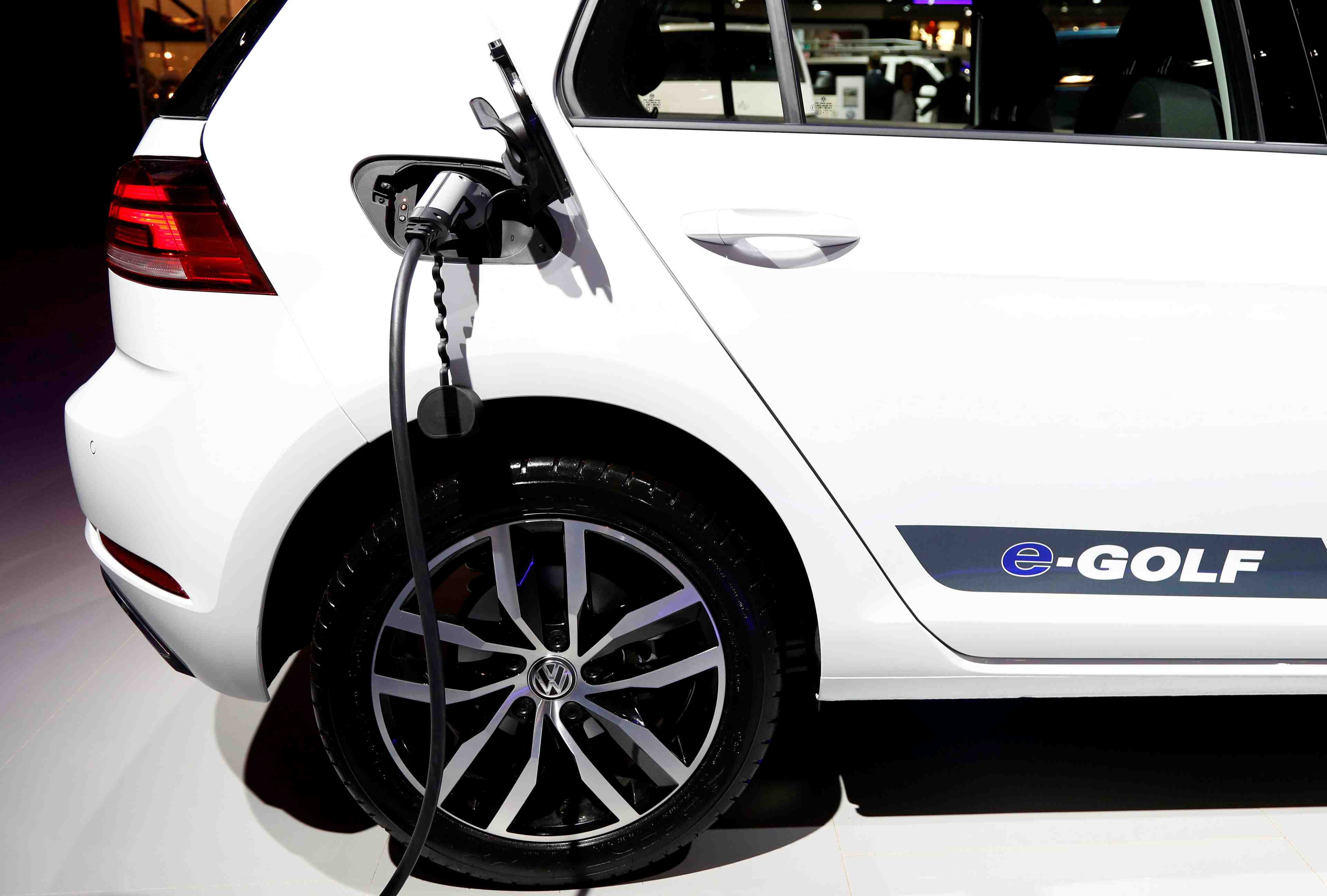 Vw et ford d'accord pour s'allier dans les voitures electriques