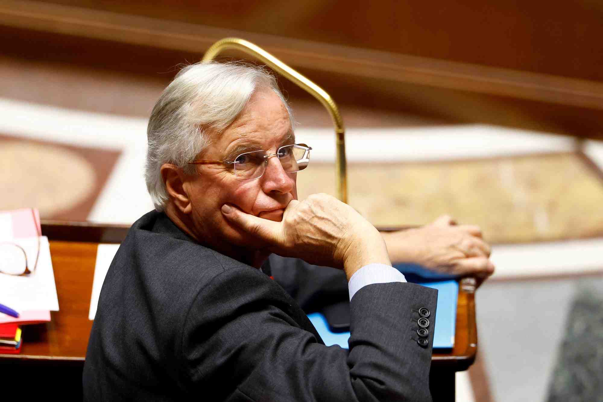 Alors que l'article 49.3 peut être suivi par le dépôt d'une motion de censure, dans cette interview, Michel Barnier a aussi estimé que « les Français ne souhaitent pas » le renversement du gouvernement.
