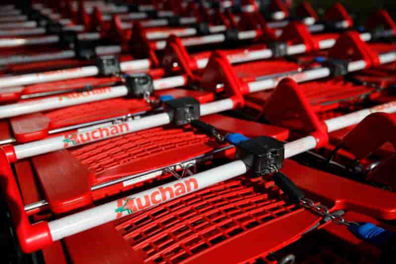 Auchan reste a la peine en france