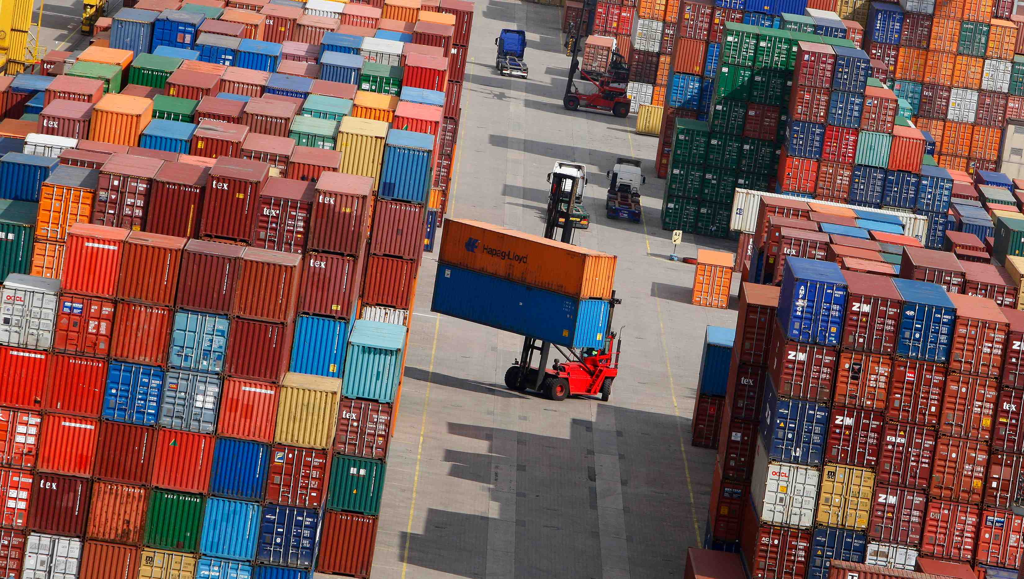 Les exportateurs allemands revoient leurs previsions en baisse, selon la bga