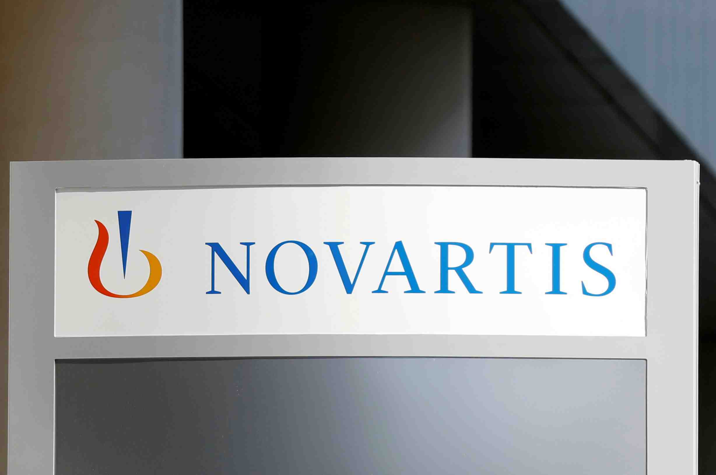 Novartis en discussions pour aider a fabriquer des vaccins contre le coronavirus