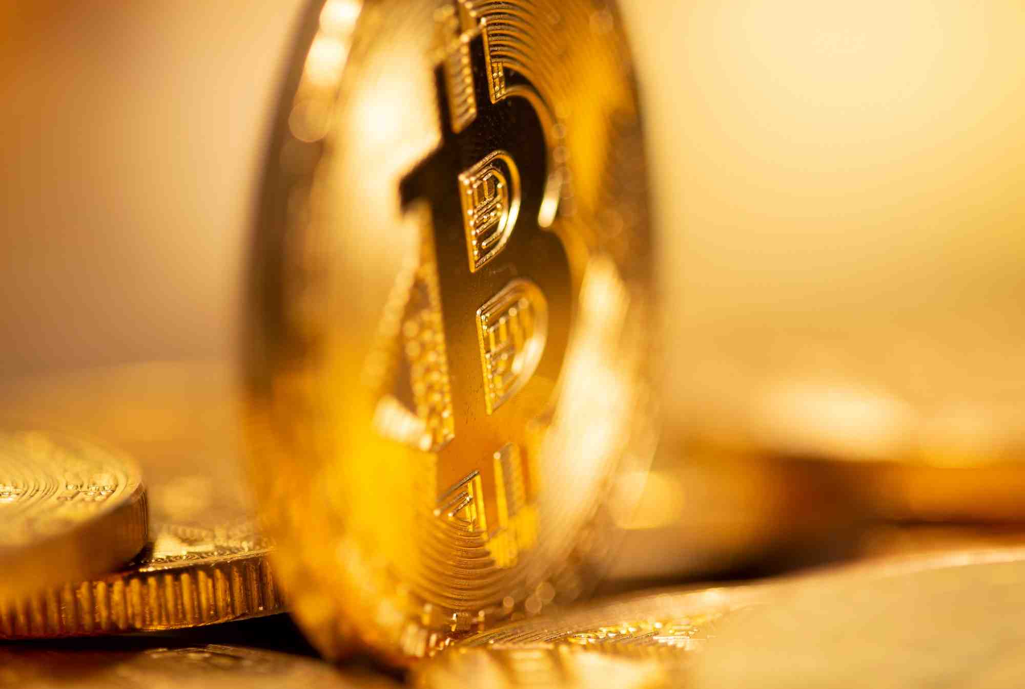 Le bitcoin s'envole vers 60.000 dollars