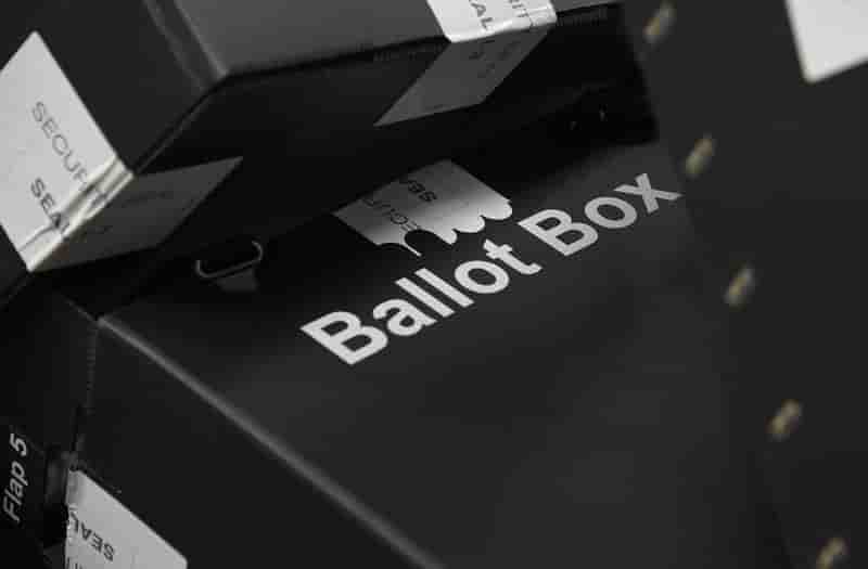 Victoire electorale decidee a la courte paille