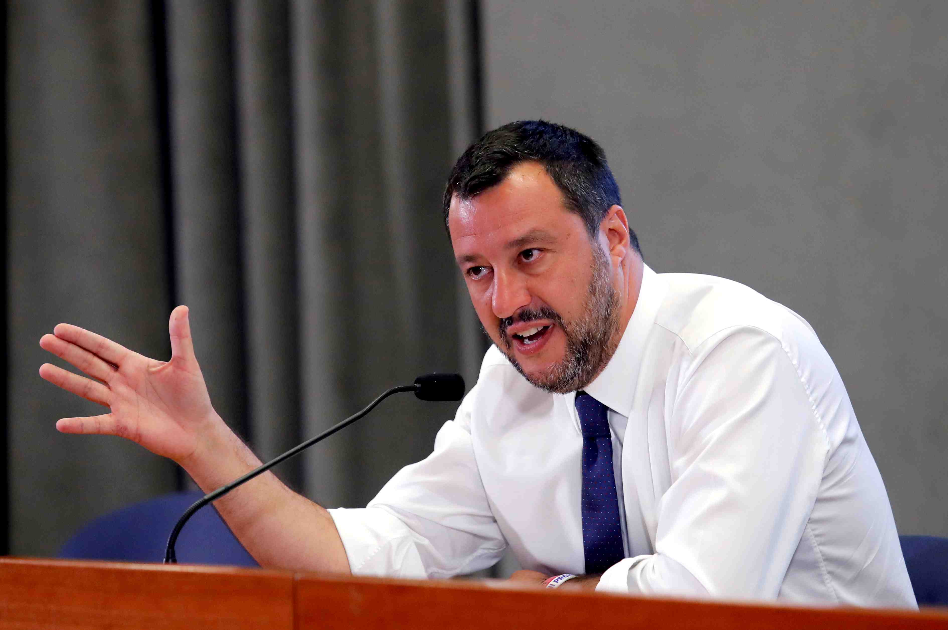 Italie: salvini promet des baisses d'impots s'il est elu