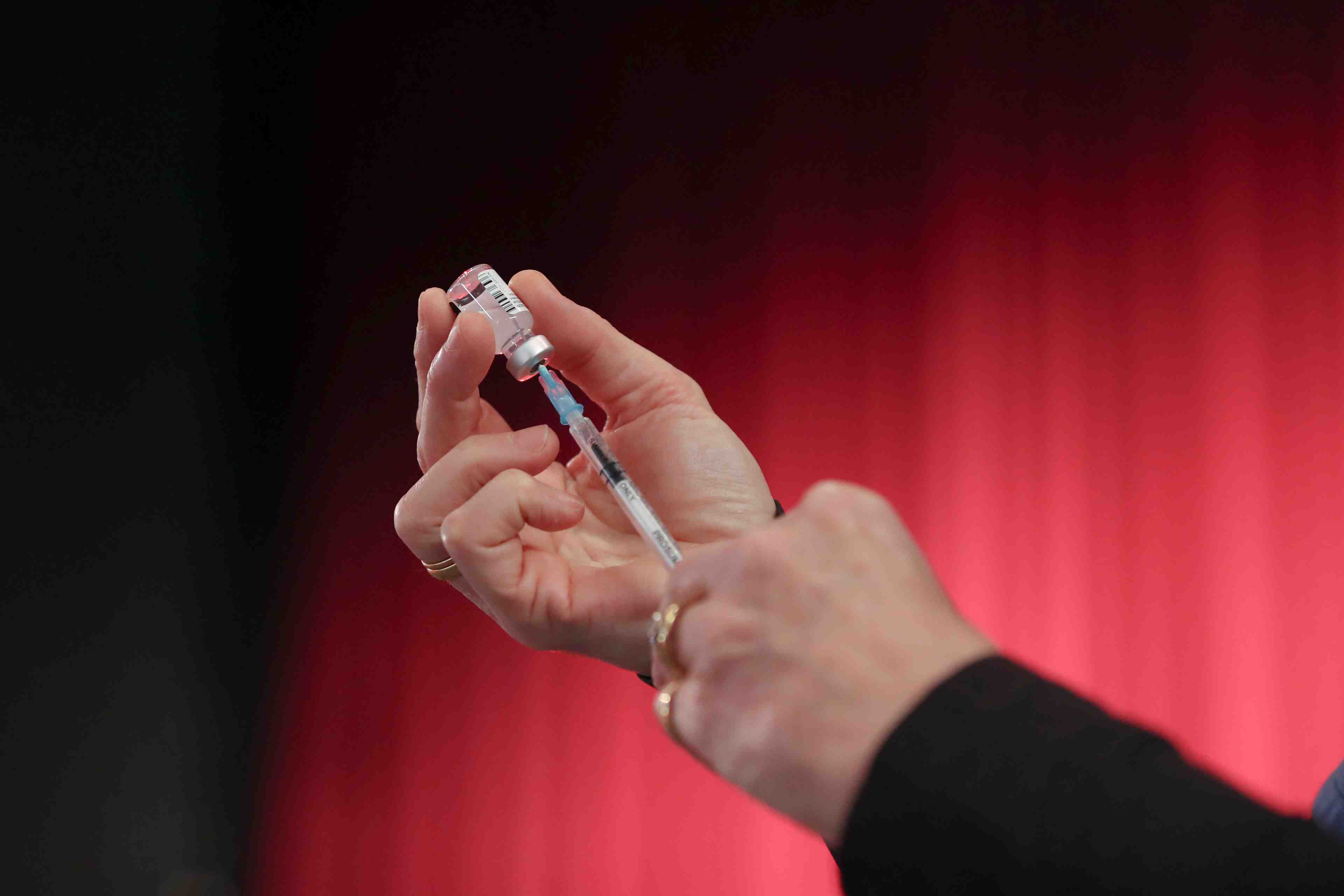 Coronavirus: ouverture d'une enquete de la mediatrice europeenne sur la confidentialite des contrats de vaccins