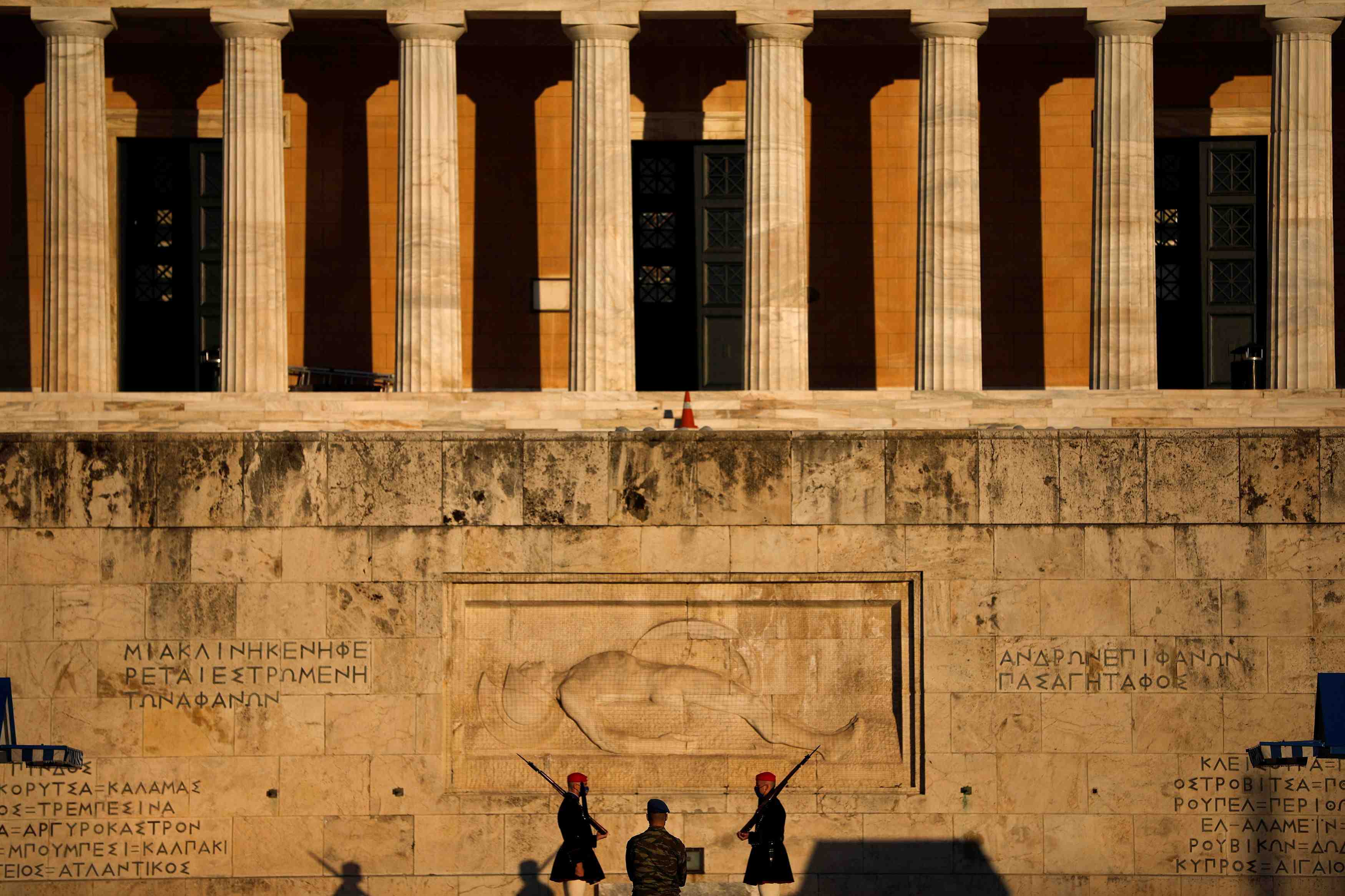 La grece en passe de lever les restrictions pour le commerce de detail et le tourisme