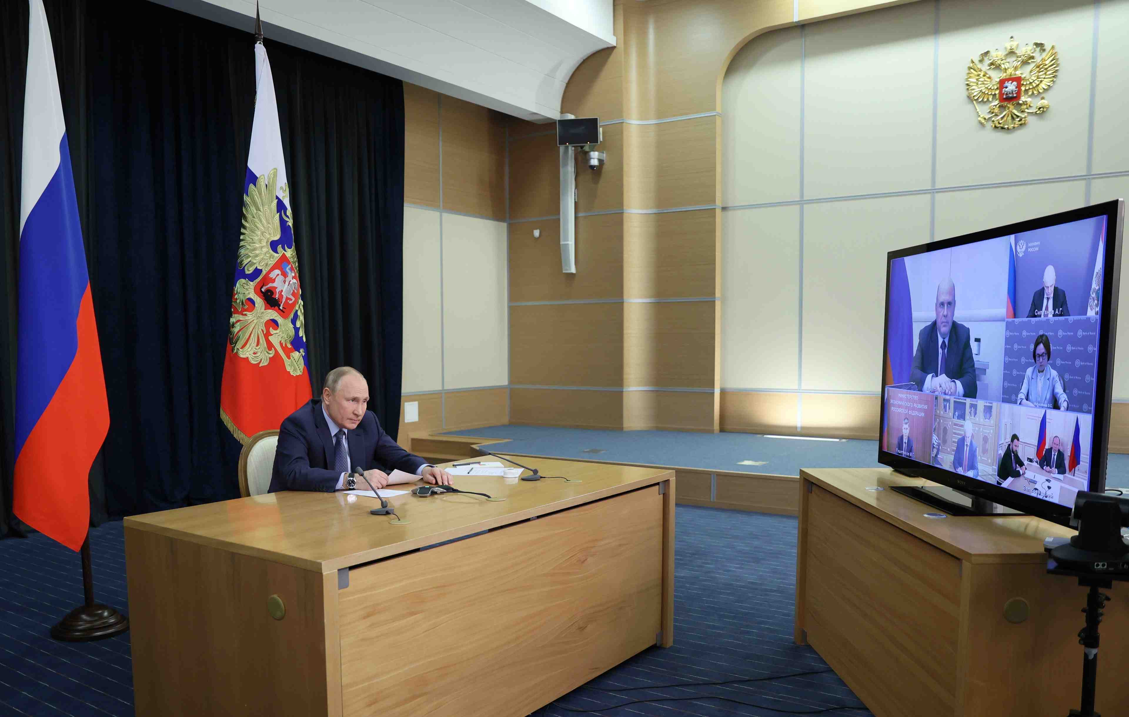Ukraine: poutine et biden conviennent de consultations sur les "questions sensibles"