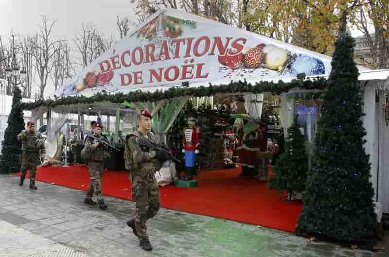 Les forains poursuivent les operations escargot autour de paris
