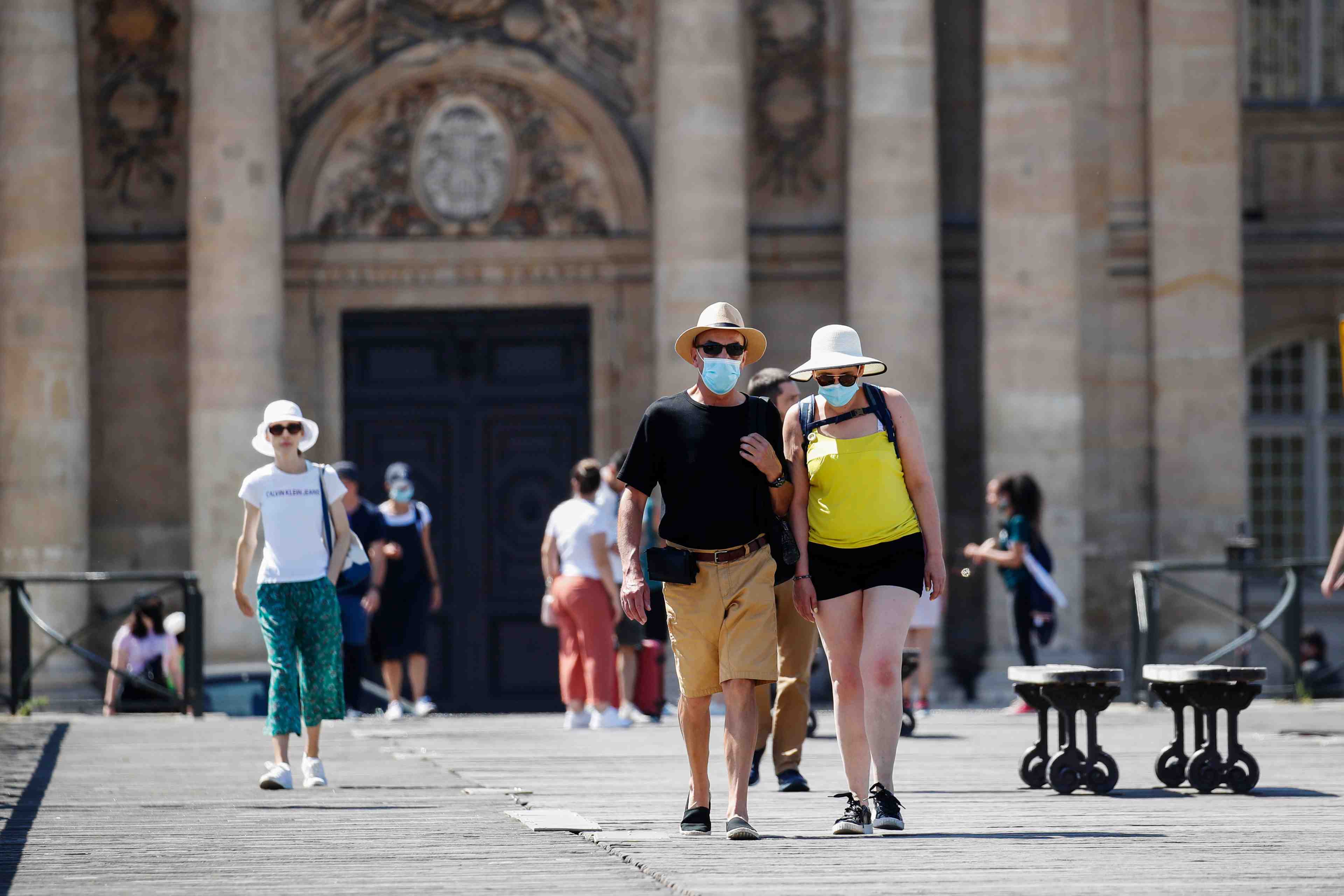La region parisienne en vigilance rouge a la canicule