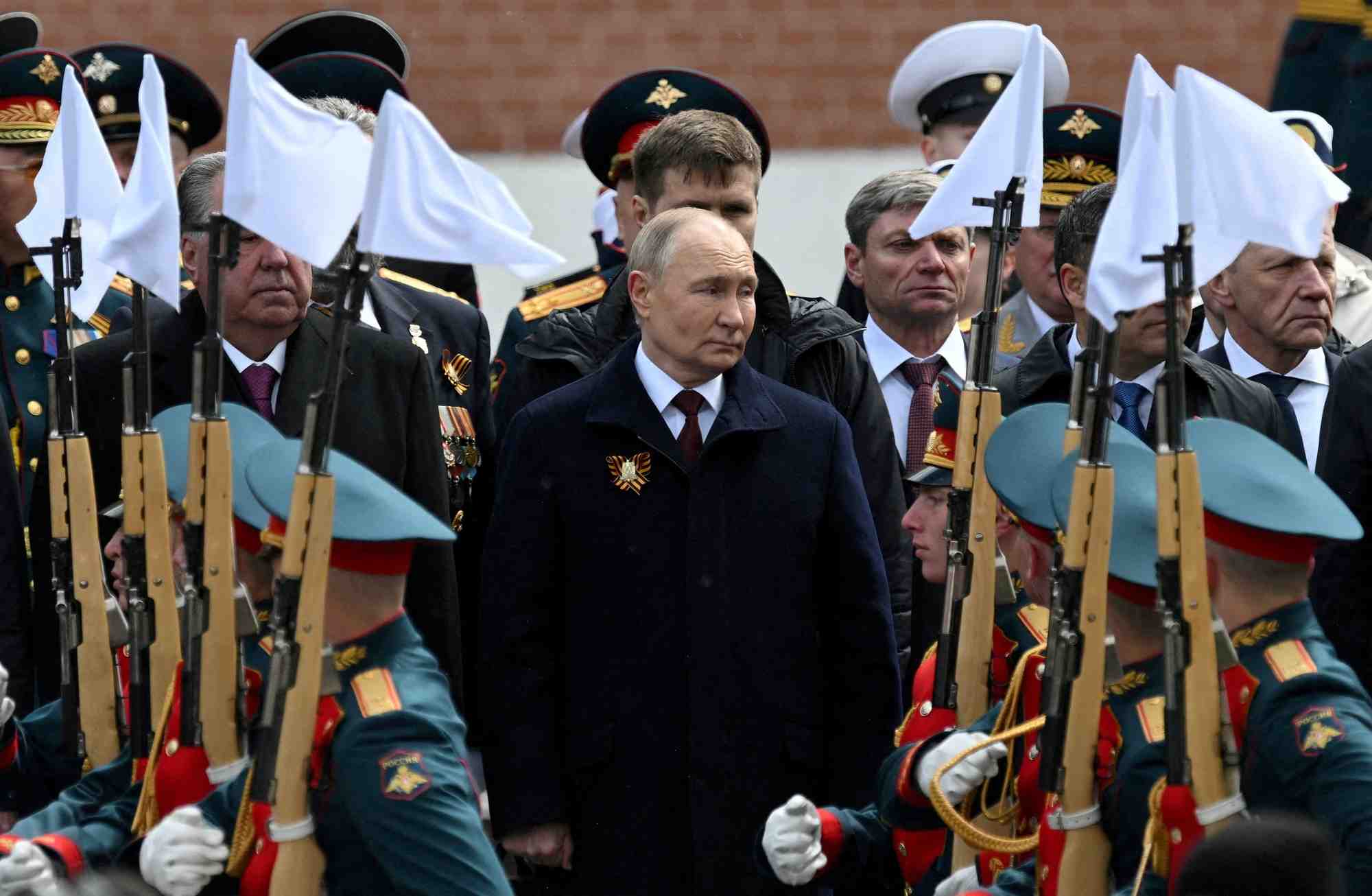 La russie celebre le jour de la victoire par un defile militaire a moscou