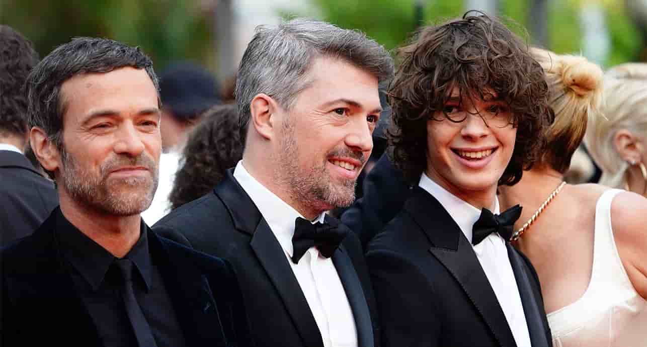 Romain Duris, le réalisateur Thomas Cailley et Paul Kircher à l'avant-première de « Monster », au 76e Festival de Cannes, le 17 mai 2023.