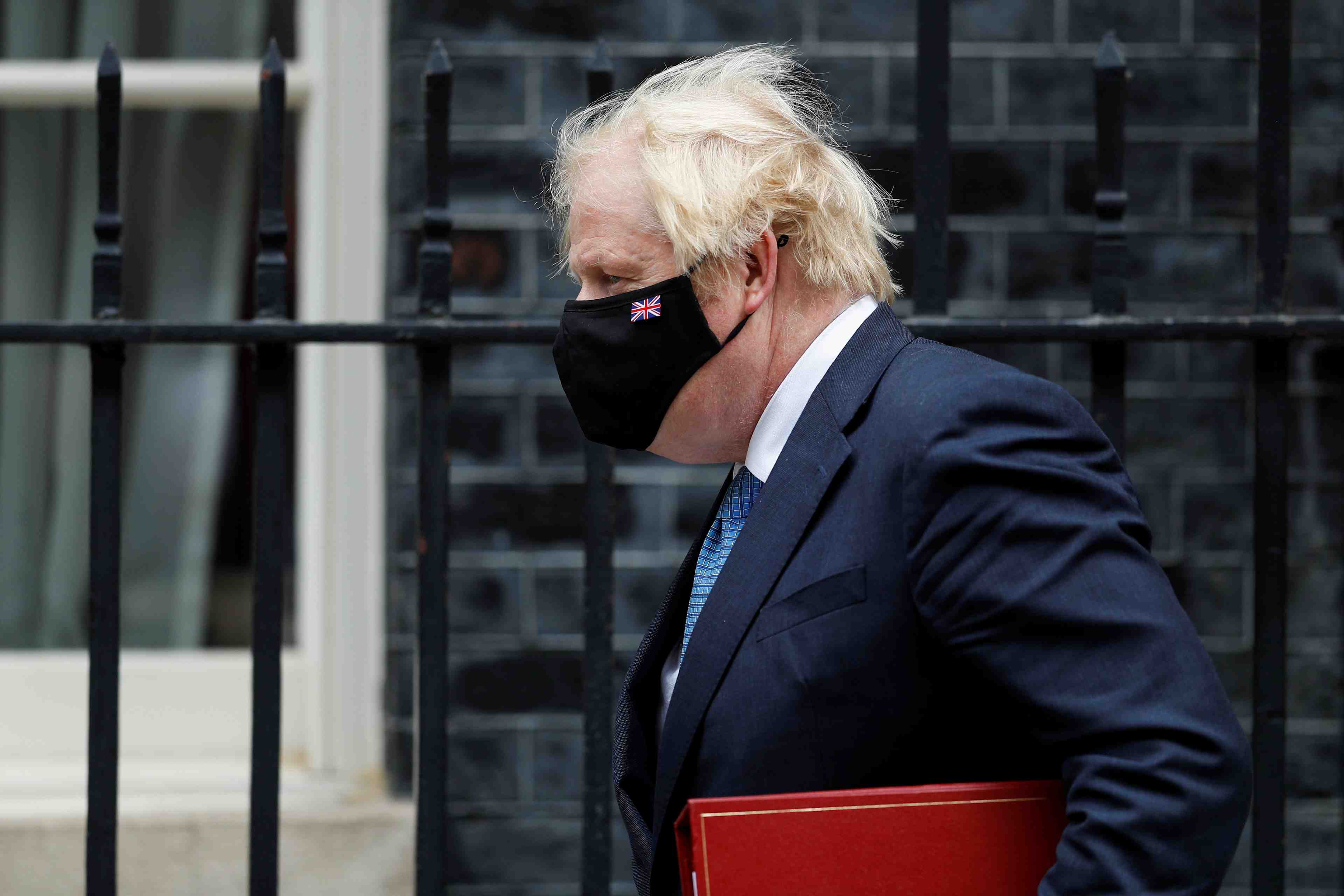 L'angleterre va autoriser la venue des touristes de l'ue doublement vaccines, dit le financial times
