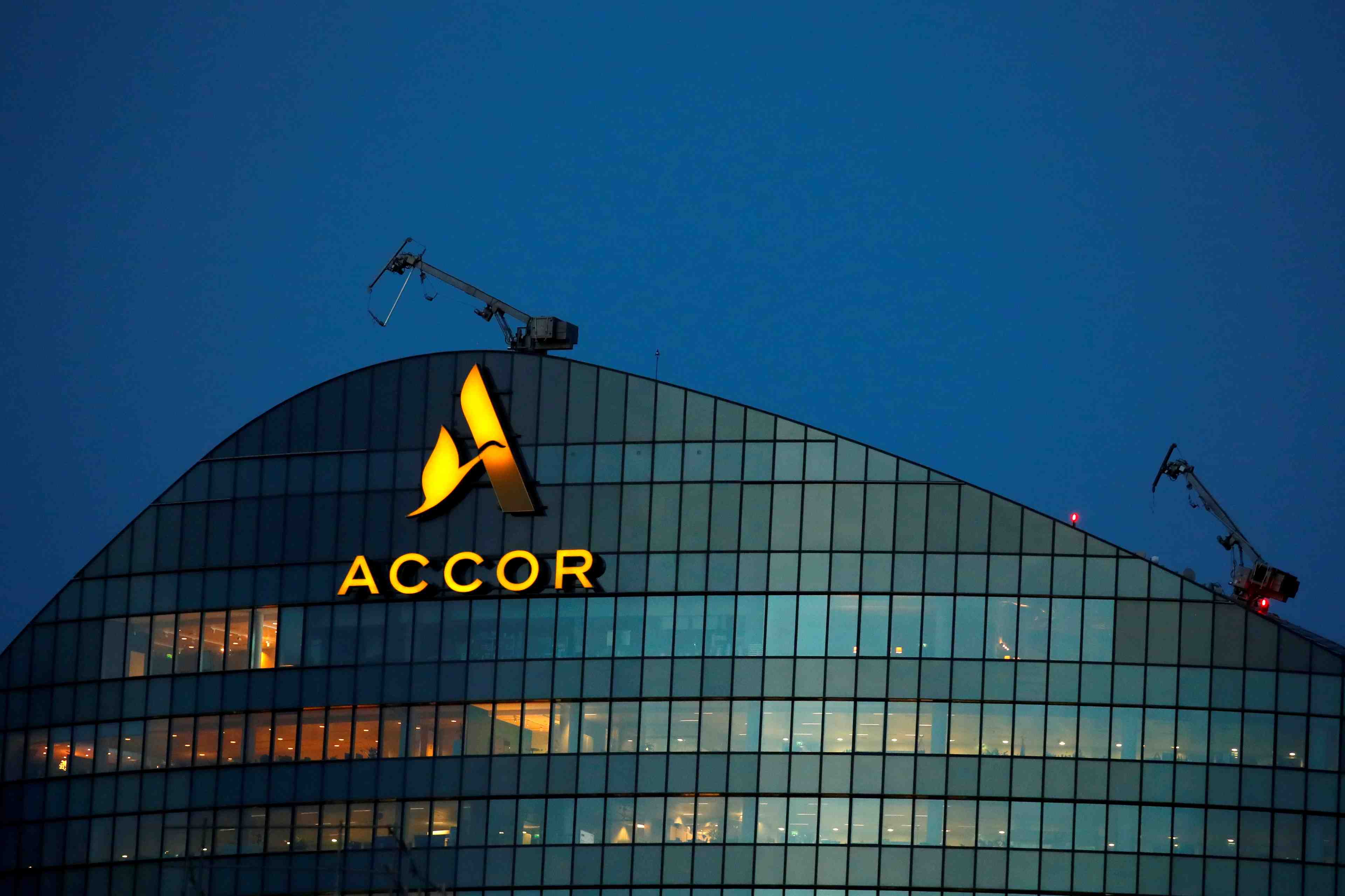 Accor, toujours dans le rouge au s1, evoque une nette reprise