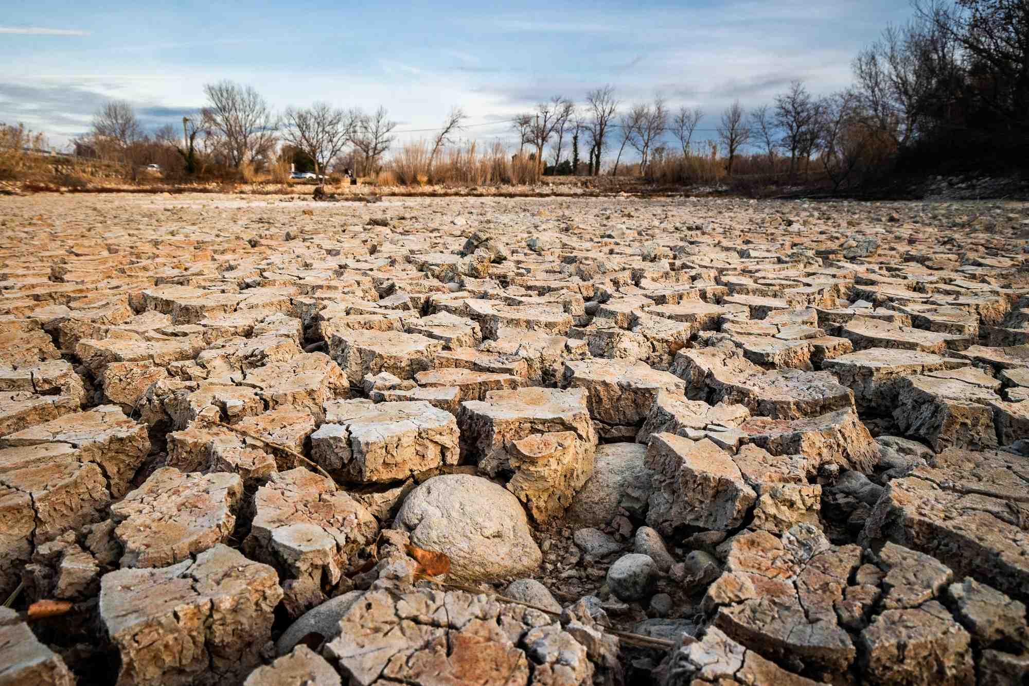 En France, le département Pyrénées-Orientales a été particulièrement touché par la sécheresse, en raison du manque de pluie depuis mars 2022.