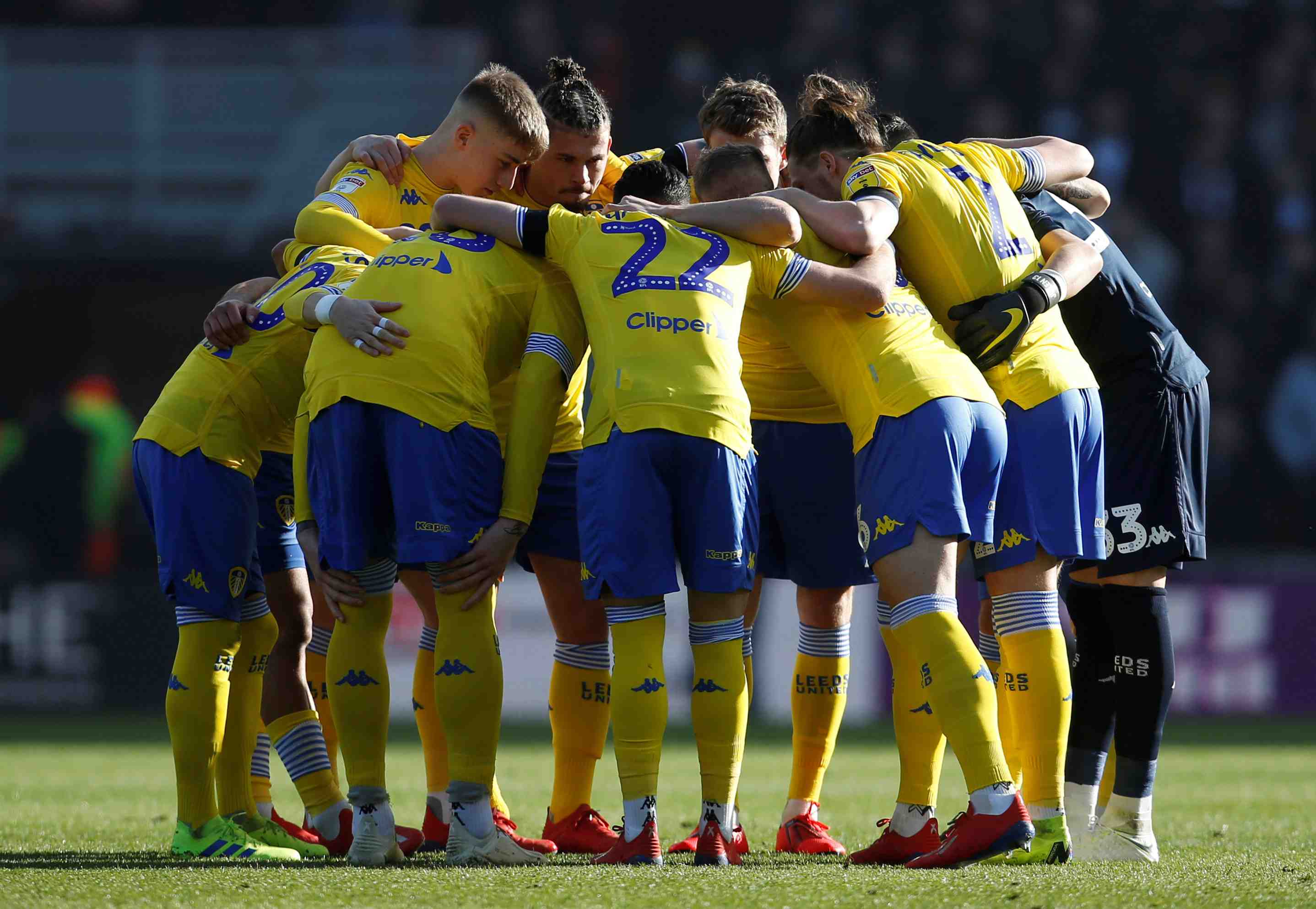 Football: le qatar vise une part dans le club de leeds united, rapporte le financial times