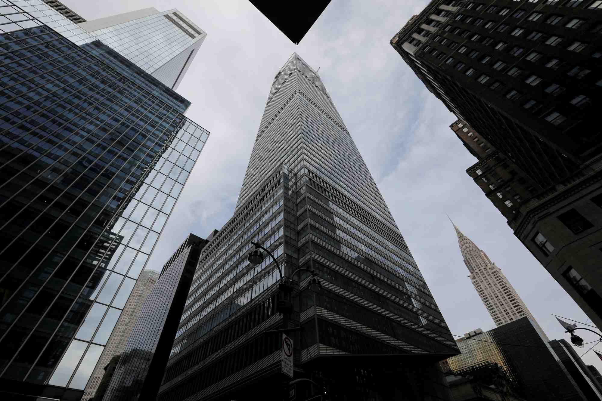 Etats-unis: les ecarts de remuneration ont augmente en 2021 dans les entreprises a bas salaires
