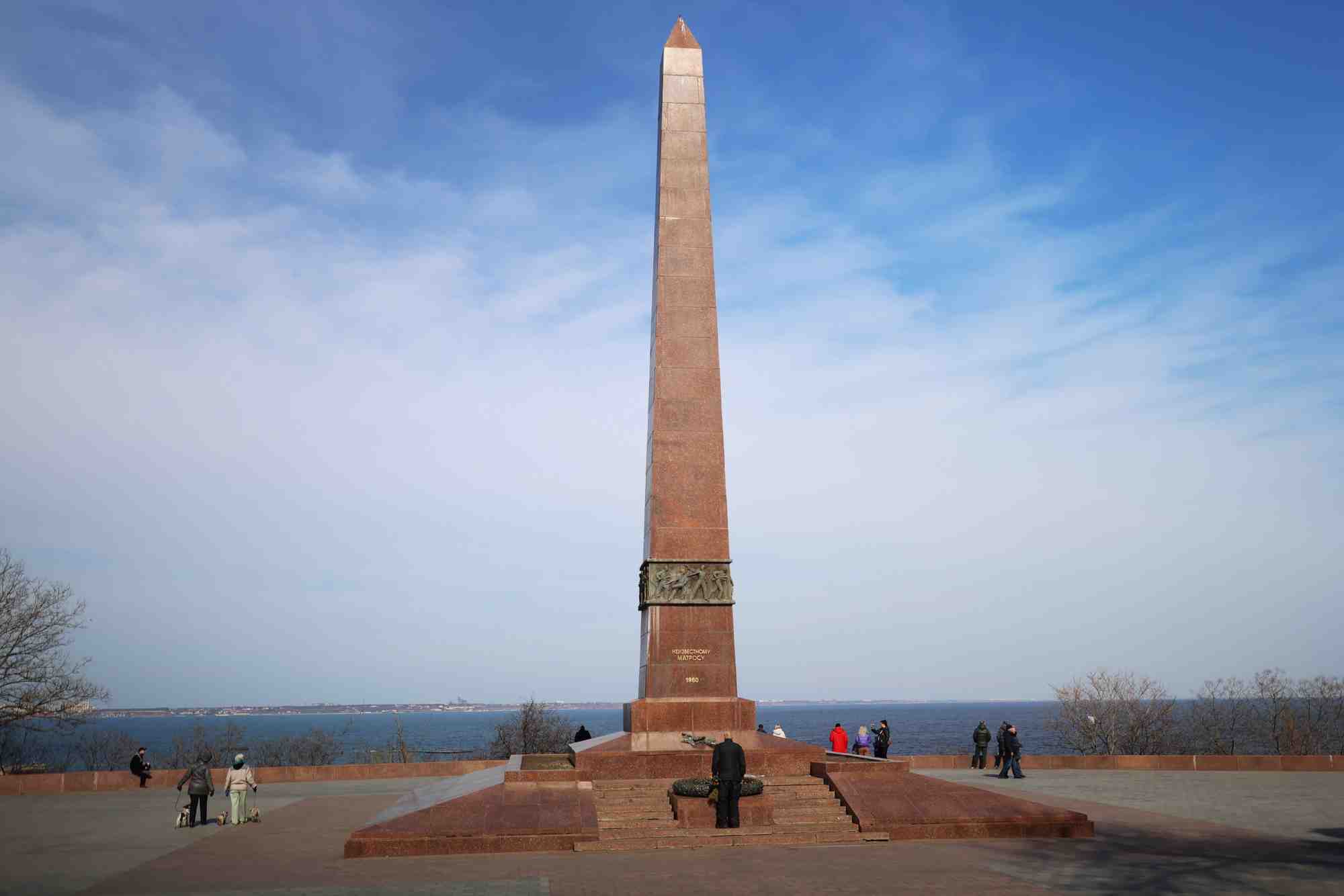 La russie dit avoir touche un bateau militaire ukrainien a odessa