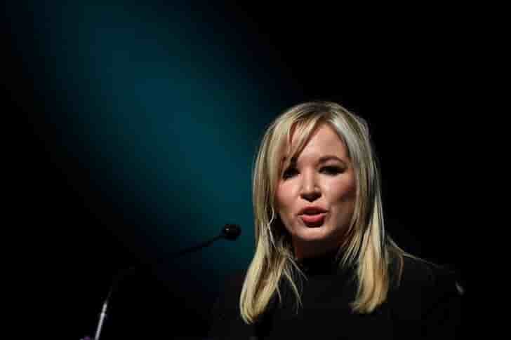 Le sinn fein porte michelle o'neill a sa tete