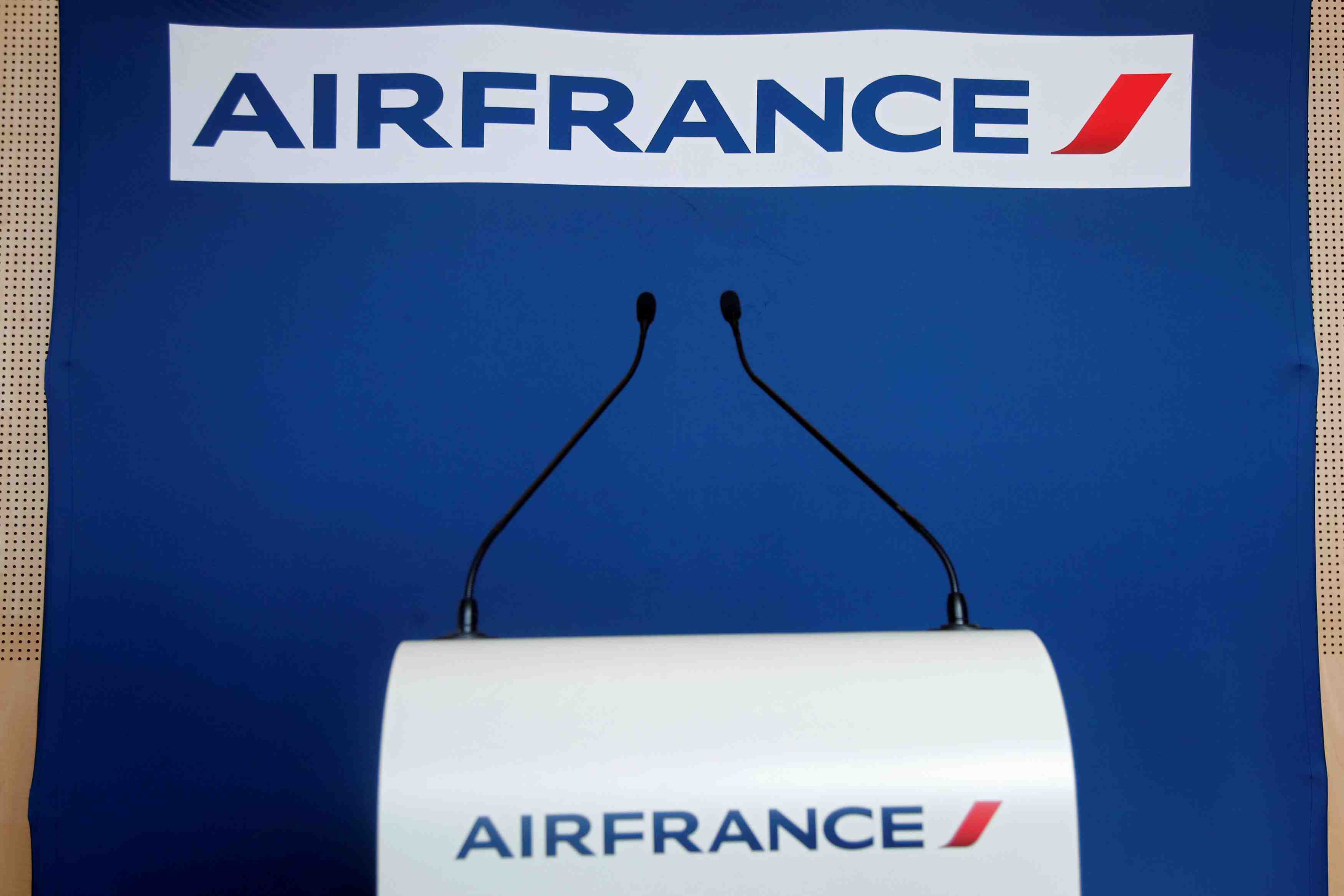 Air france-klm: la presidente propose de rencontrer les syndicats