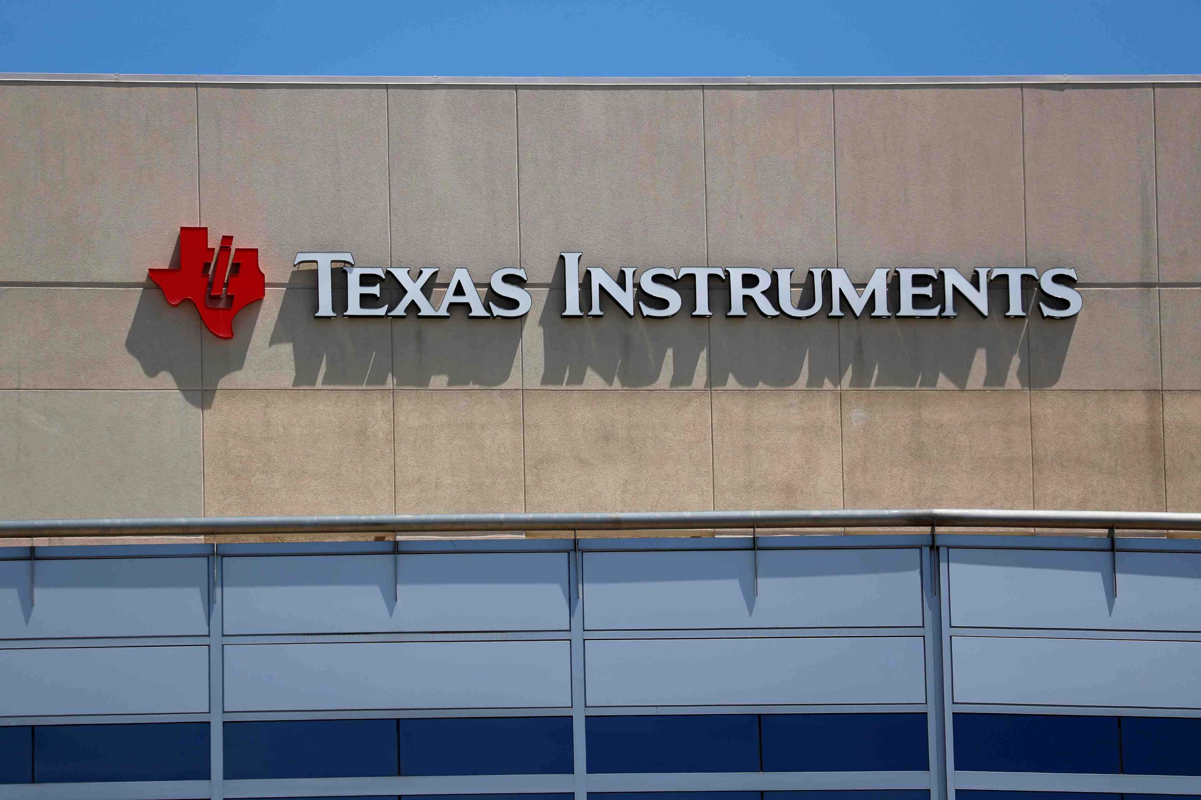 Texas instruments bat le consensus