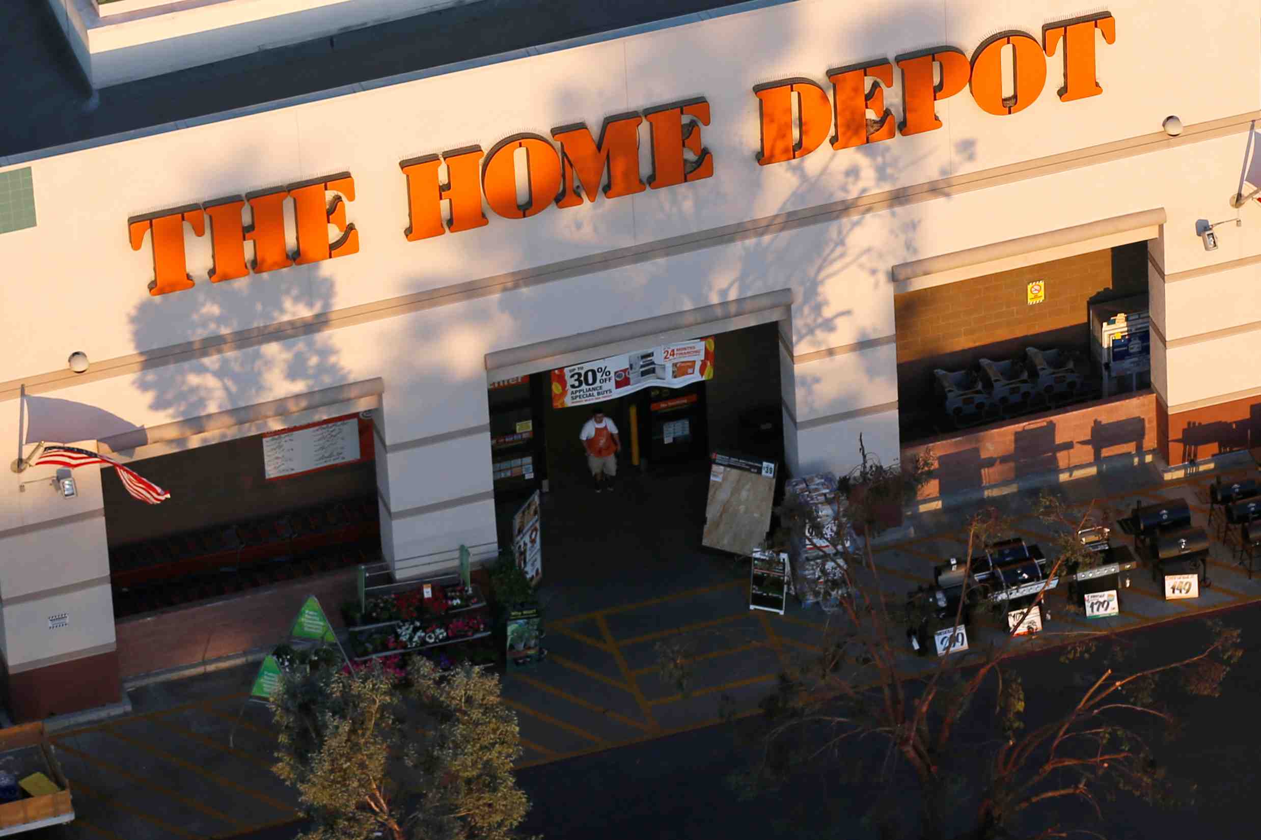 Home depot est a suivre a wall street