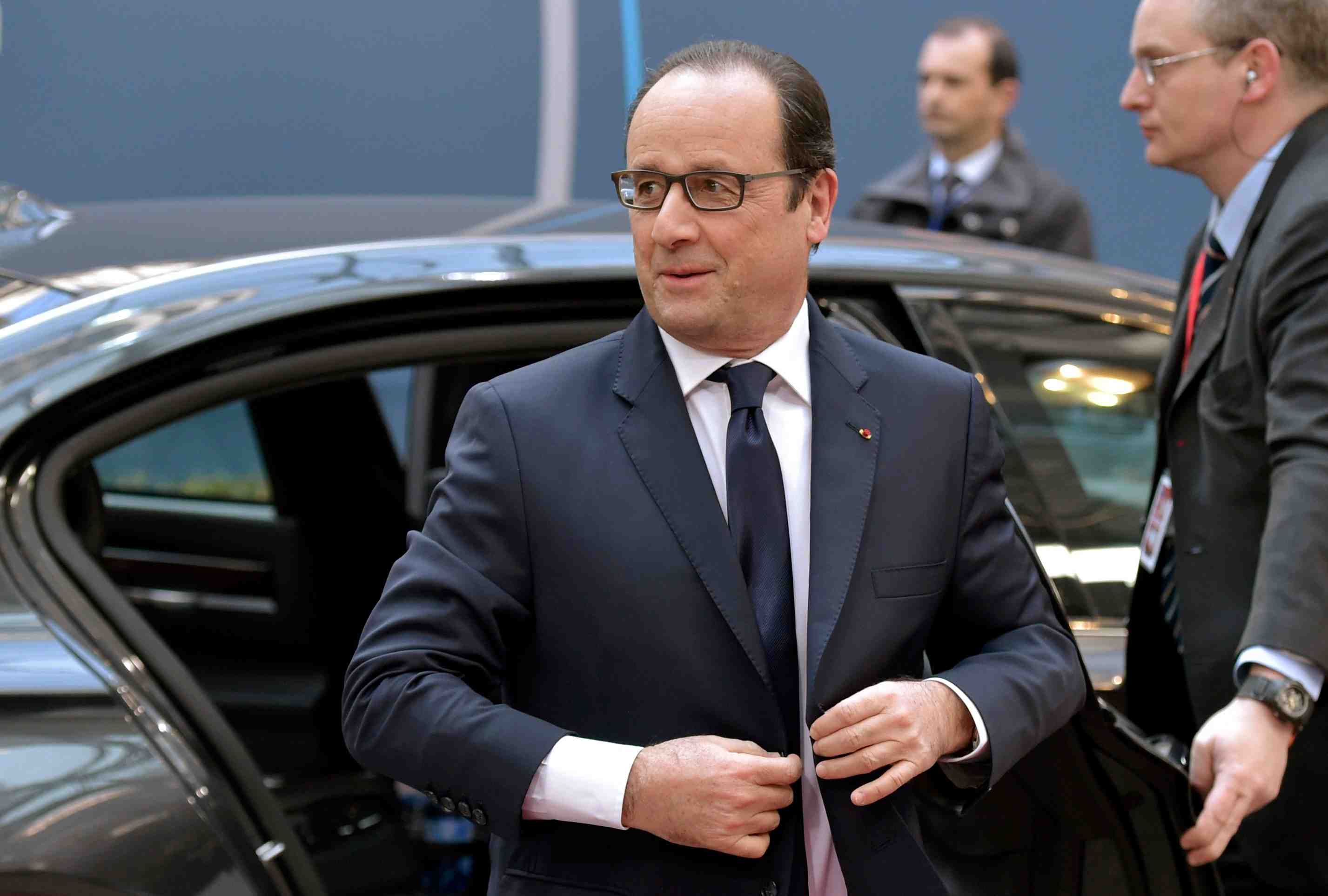 L’accord de minsk ne garantit pas la paix en ukraine, previent francois hollande