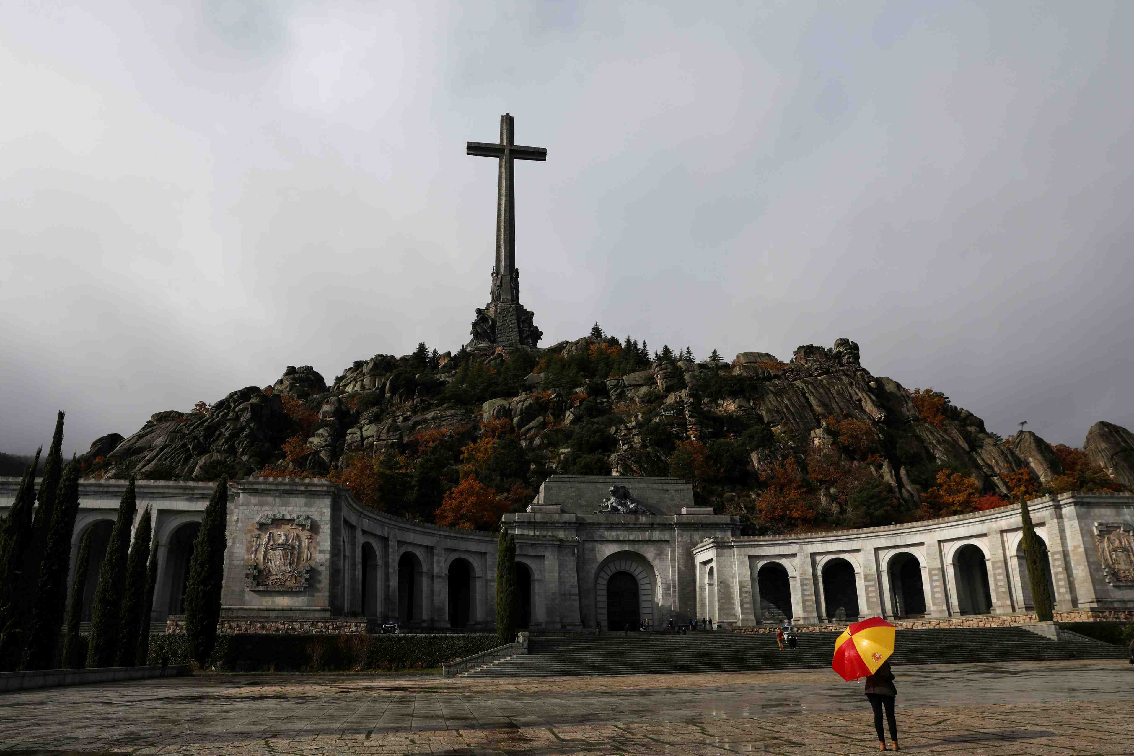 Madrid fixe au 10 juin l'exhumation des restes du general franco