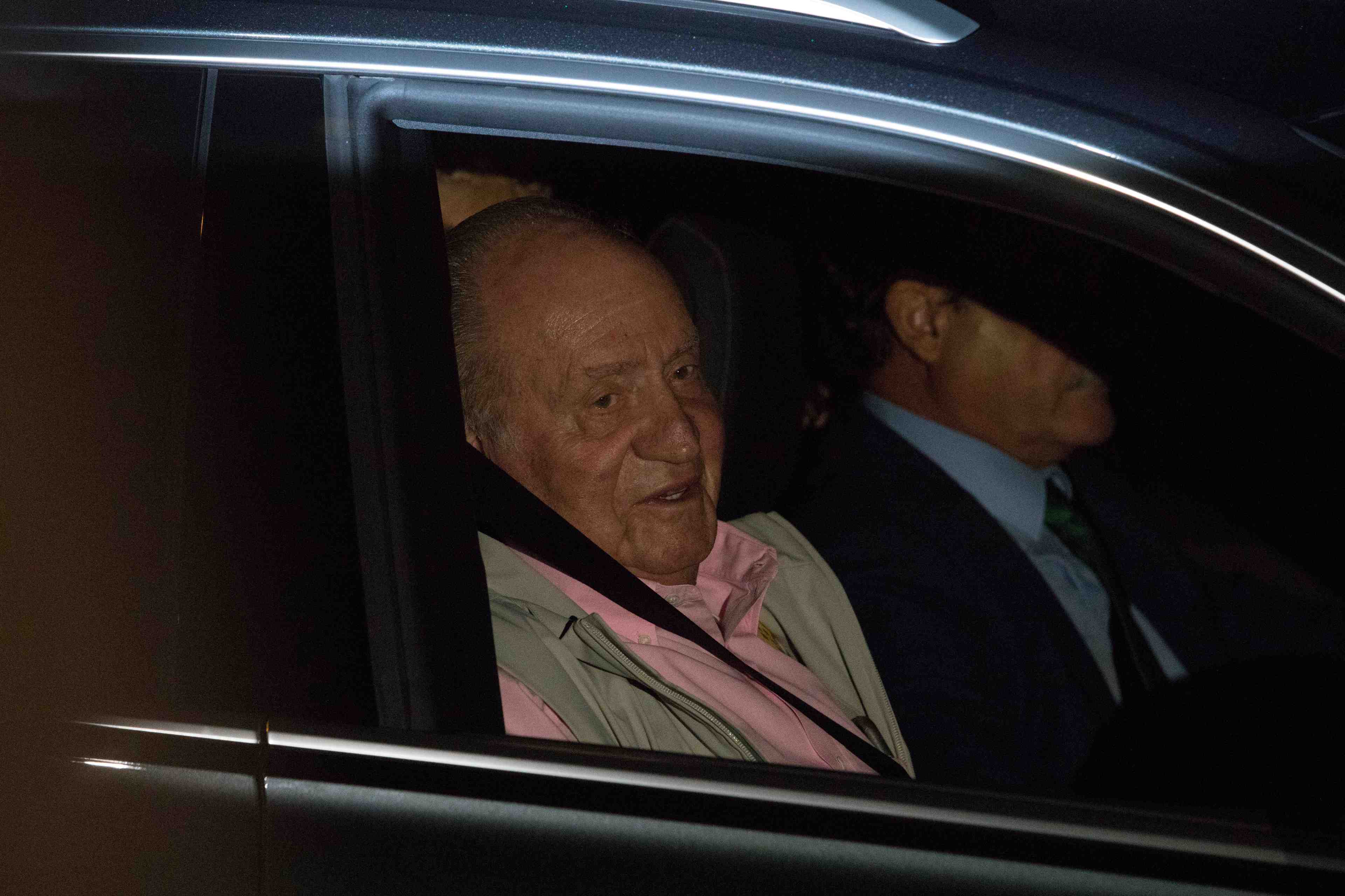 L'ancien roi juan carlos opere du coeur avec succes