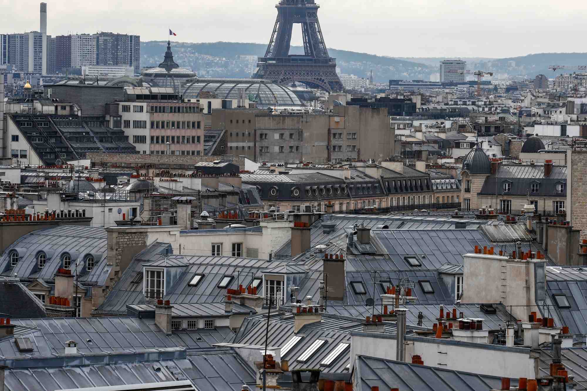 Le gouvernement pret a examiner la proposition d'un confinement a paris