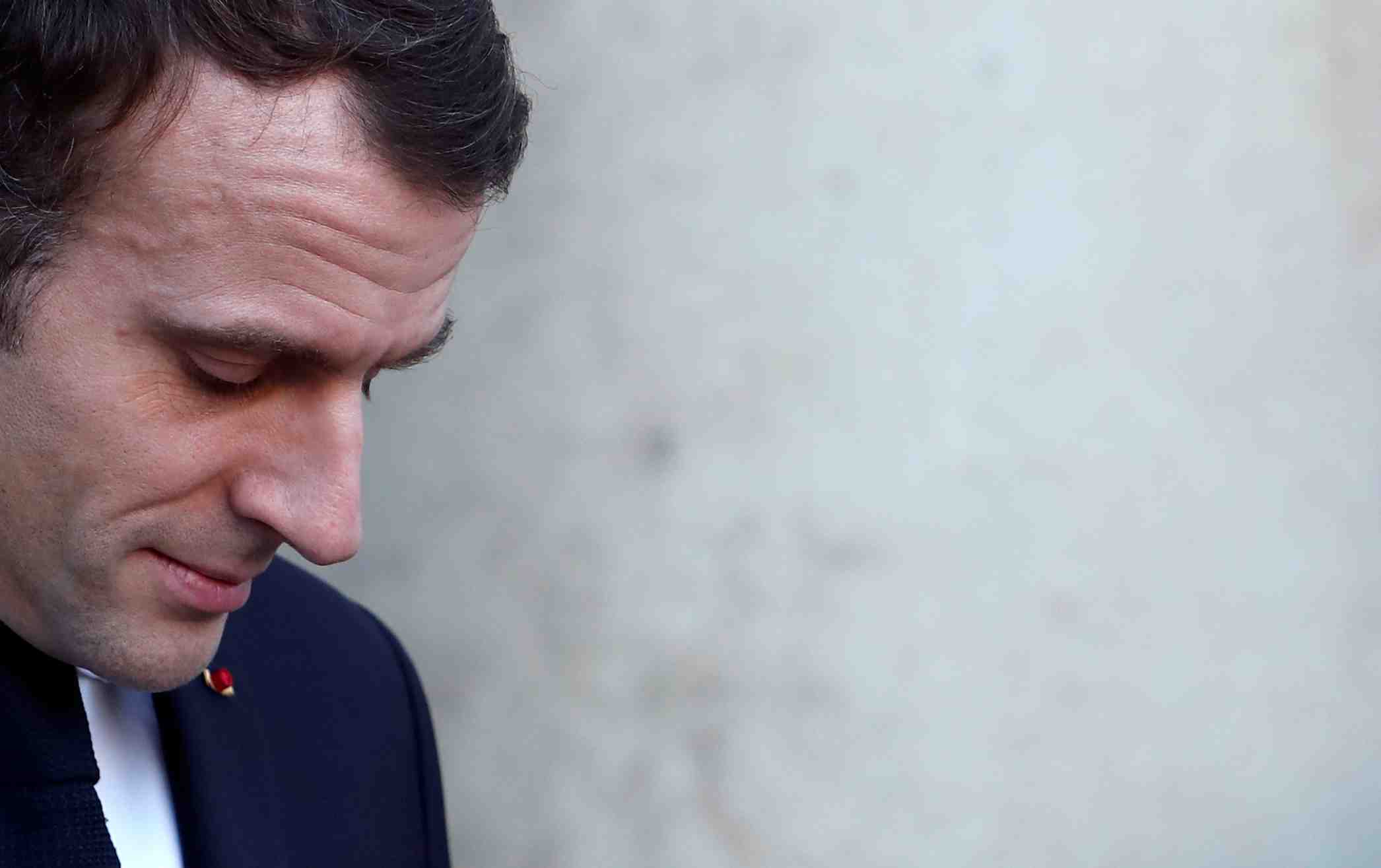 L'opposition denonce une "provocation" de macron sur le sens de l'effort