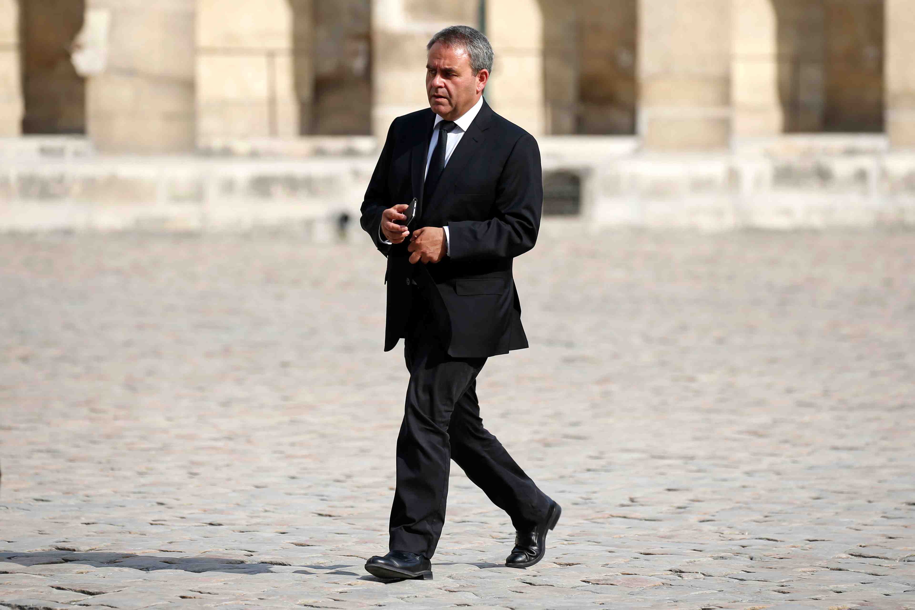 Xavier bertrand veut l'age de la retraite a 65 ans apres 2030