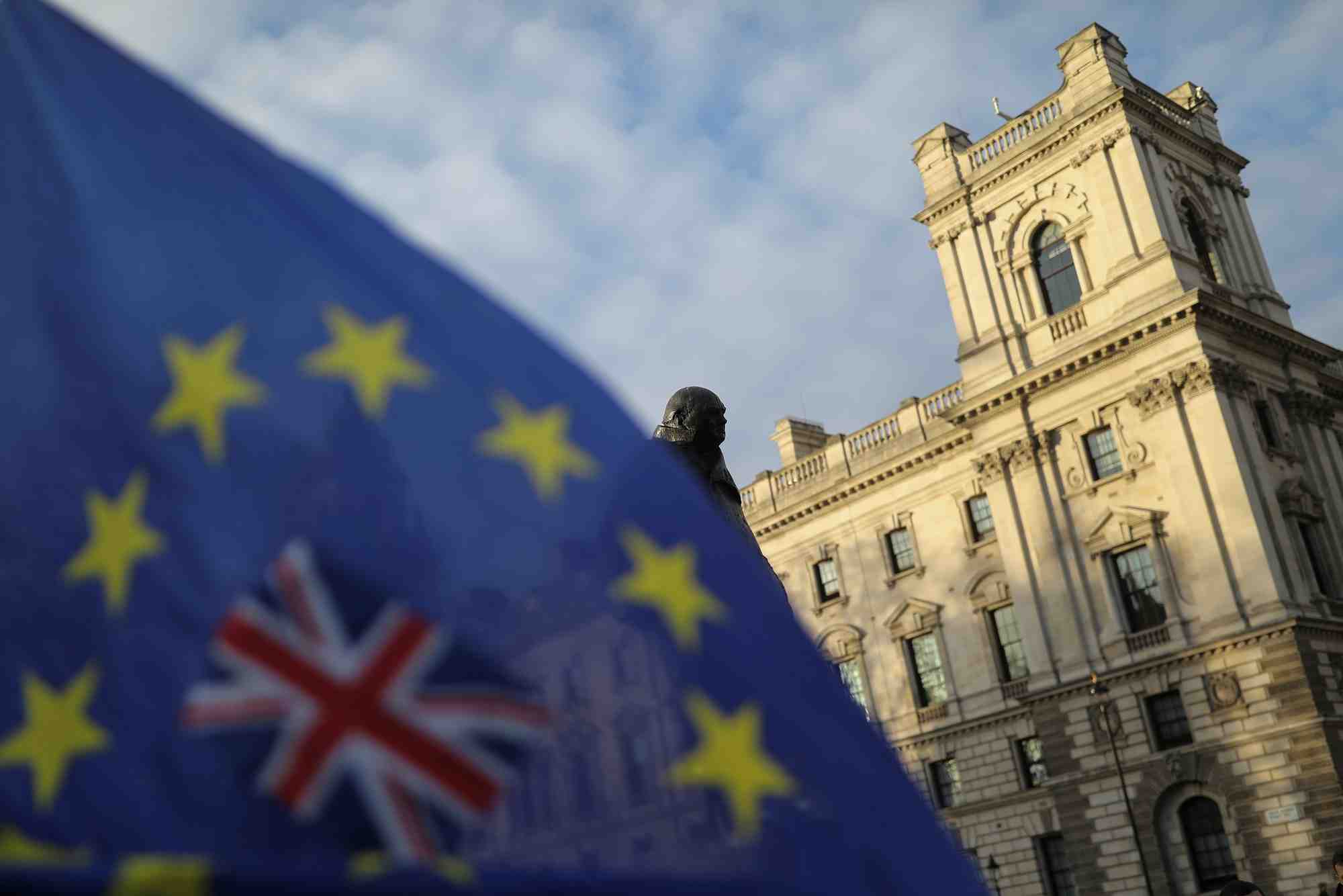 Difficile d'envisager comme prévu un accord d'ici à la fin de l'année, quand prendra fin la période de transition pendant laquelle le Royaume-Uni, qui a officiellement quitté l'UE le 31 janvier, continue d'appliquer les règles européennes.
