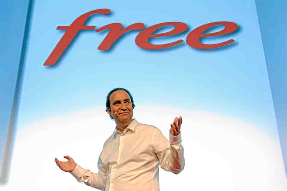 10 janvier 2012 : lancement du service Free Mobile