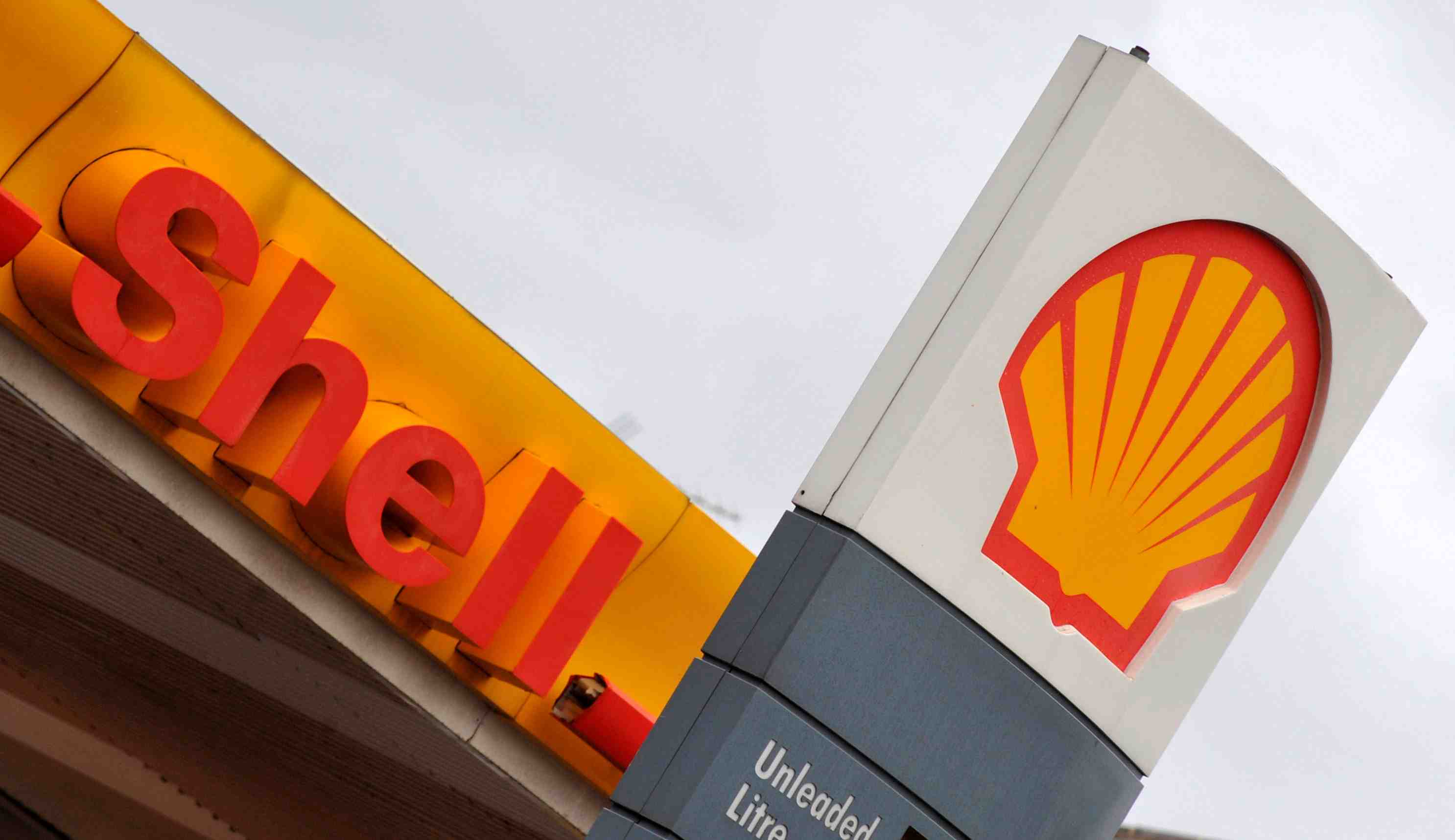 Shell va accelerer sa transition energetique, dit son dg apres une decision de justice