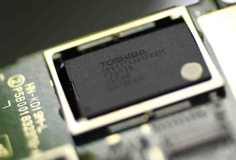 Offre d'un groupe forme par bain sur les puces de toshiba, selon nhk