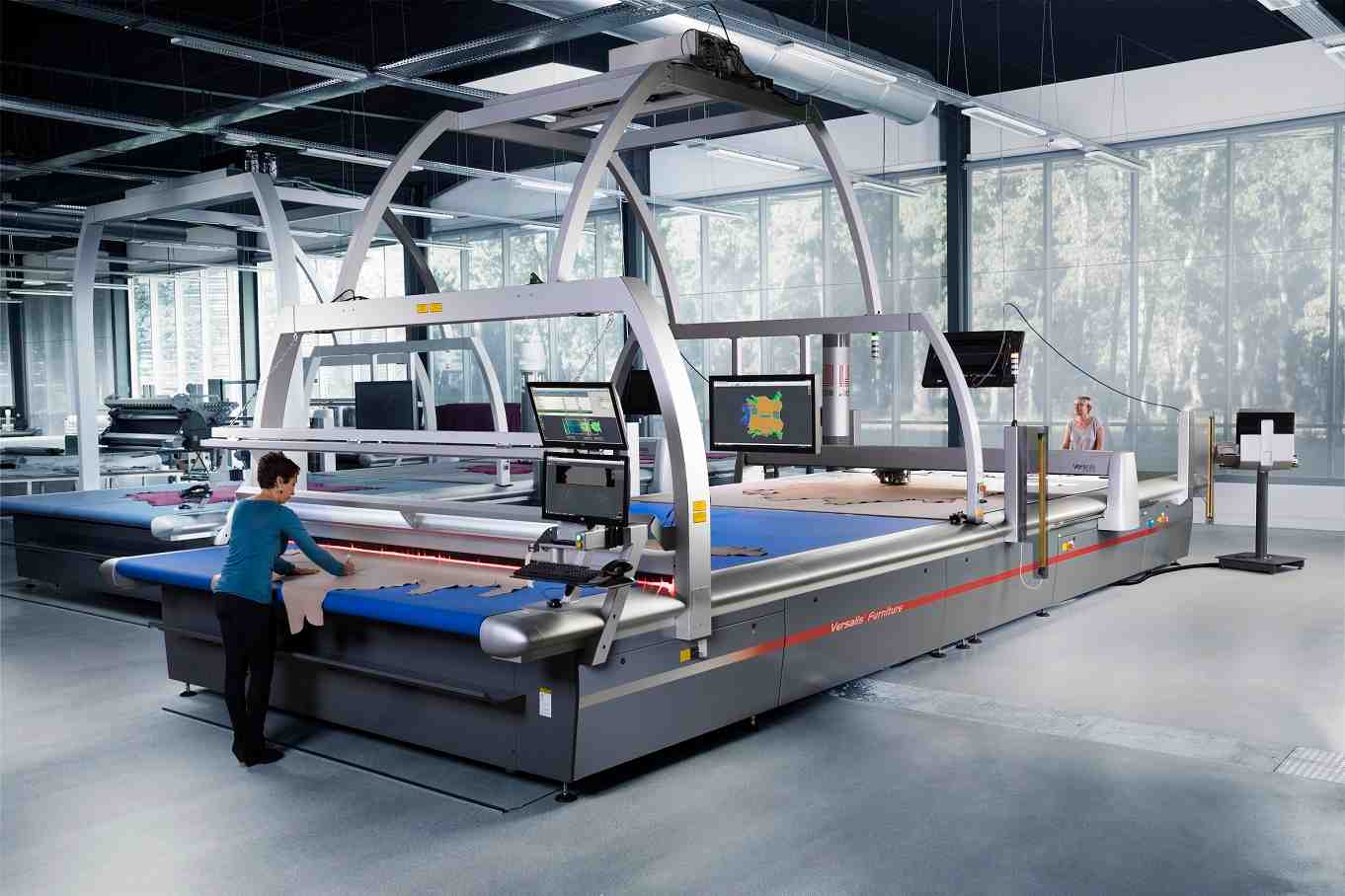 Lectra est notamment installée à Cestas en Gironde, où elle a installé un showroom, des équipes de production, sa R&D...