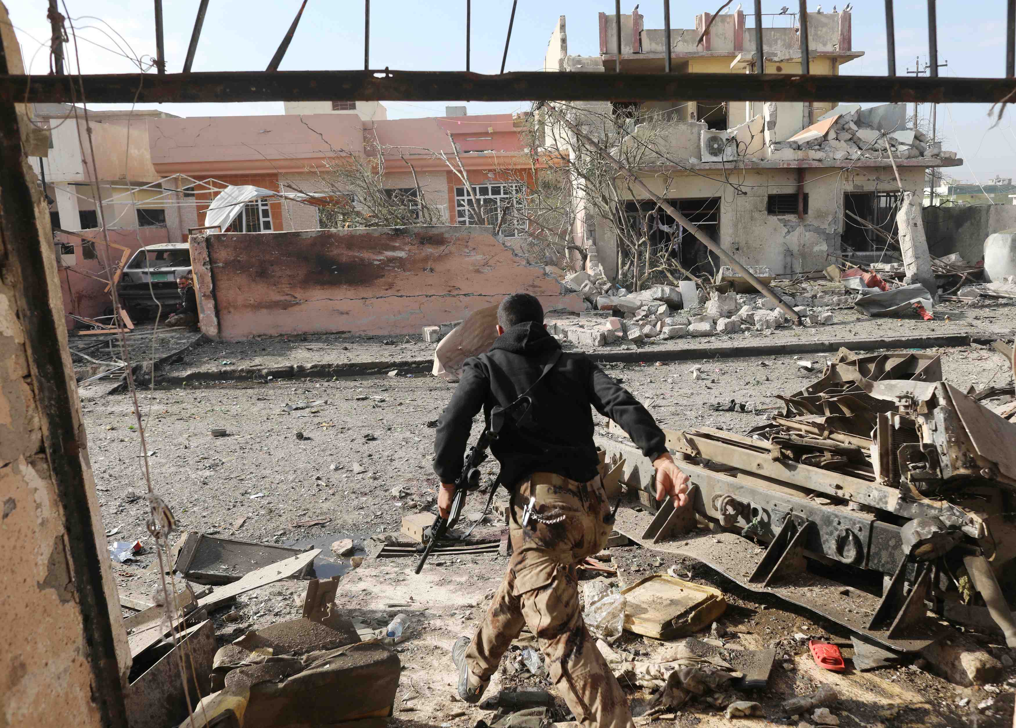 La bataille de mossoul entre dans son deuxieme mois