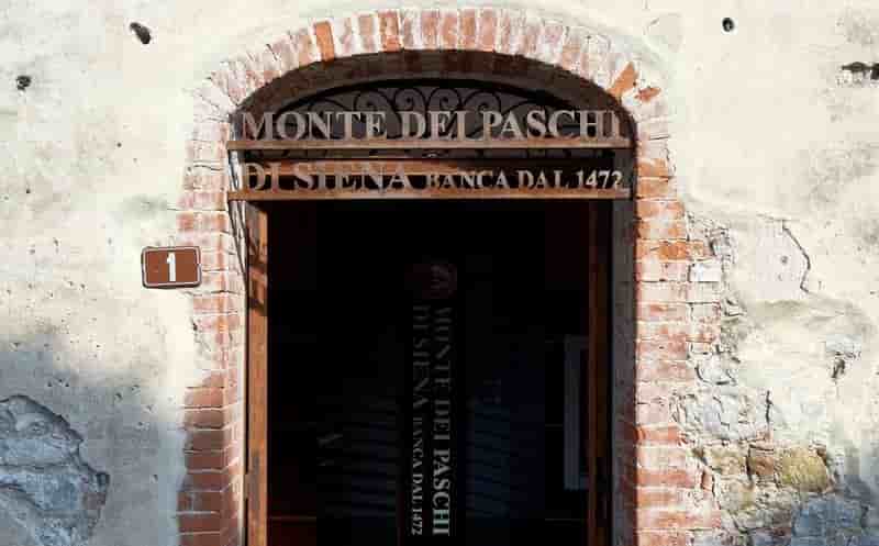 Monte dei paschi doit participer a la consolidation, dit rome