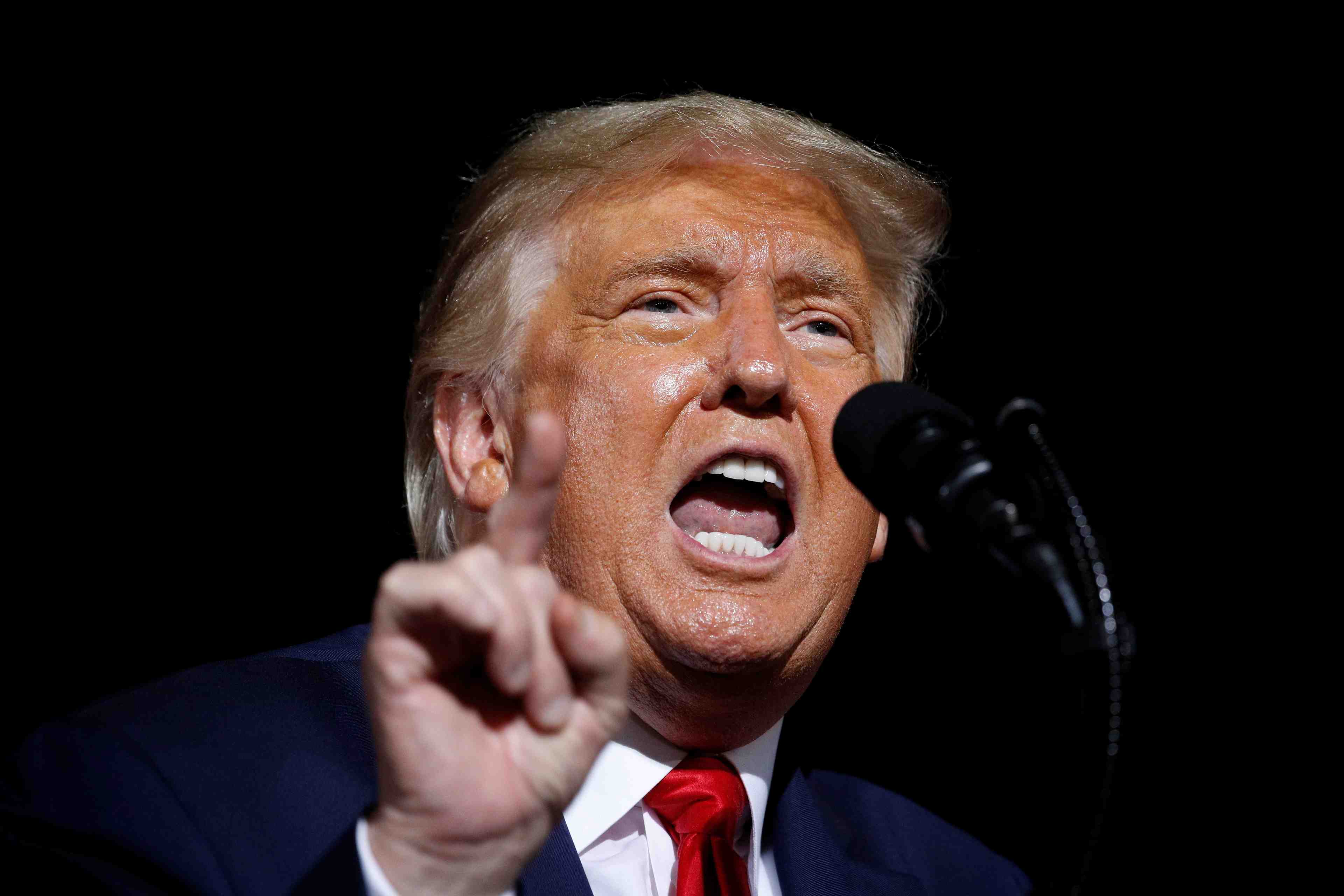 Usa: trump denonce l'attitude des democrates a propos du plan de relance